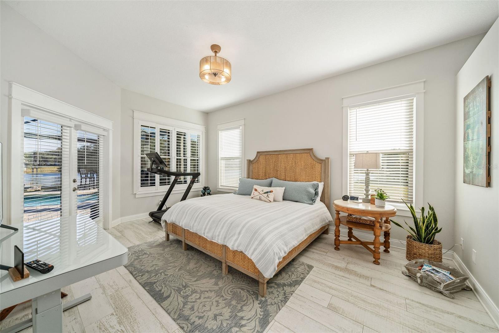 Image 17 of 33 For 16744 Bay Club Drive