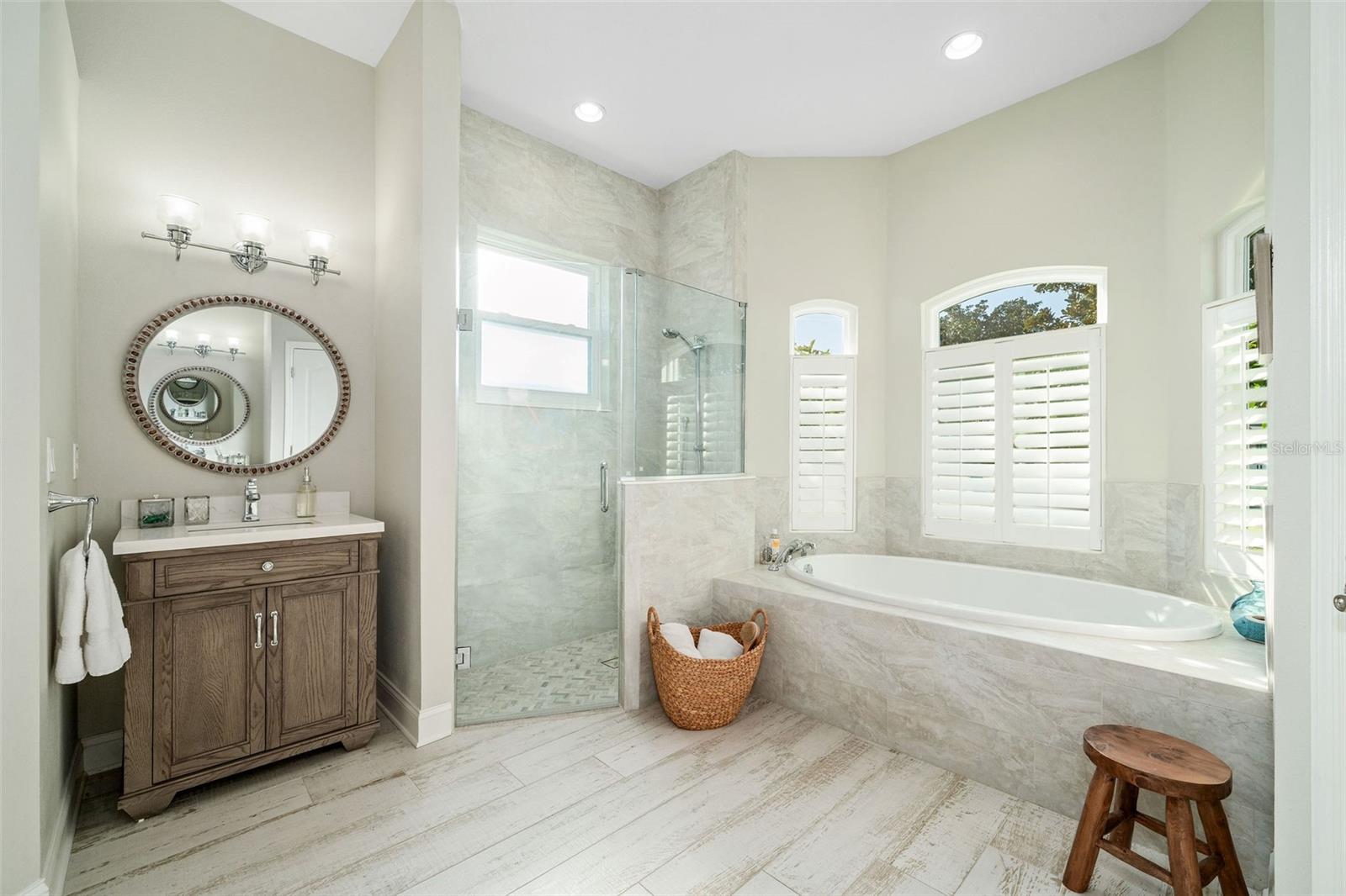 Image 18 of 33 For 16744 Bay Club Drive