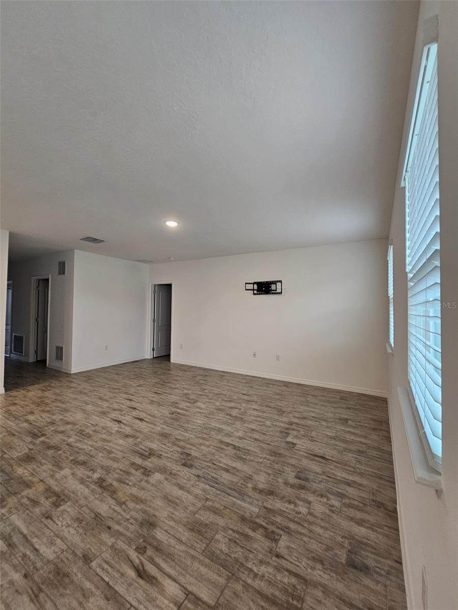 Image 35 of 43 For 1408 Oak Marsh Street