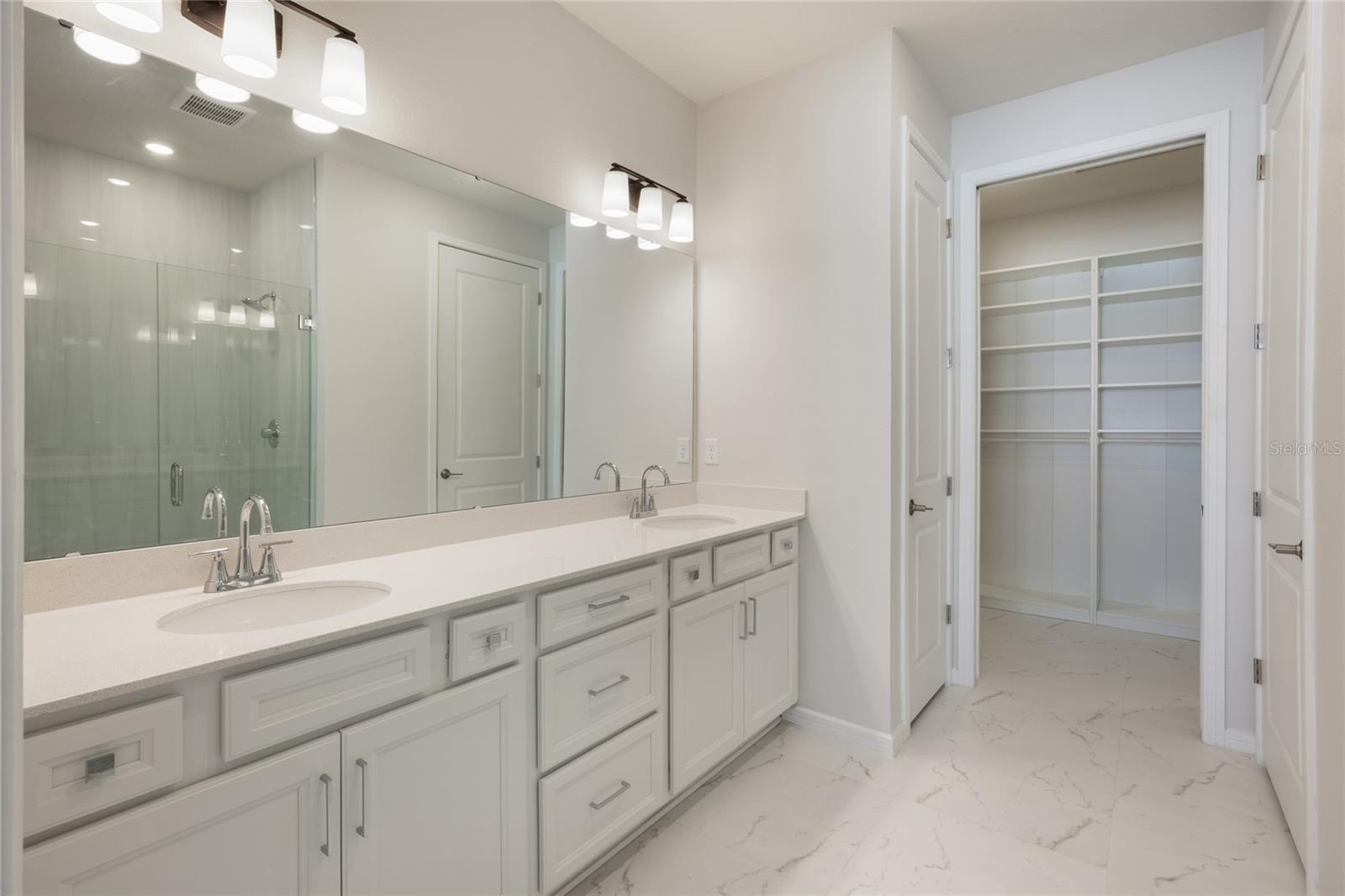 Image 29 of 36 For 13562 Pearl Beach Street