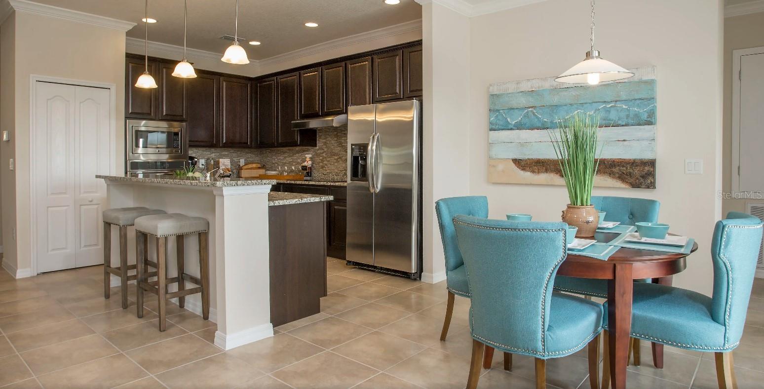 Image 10 of 25 For 10183 White Magnolia Square