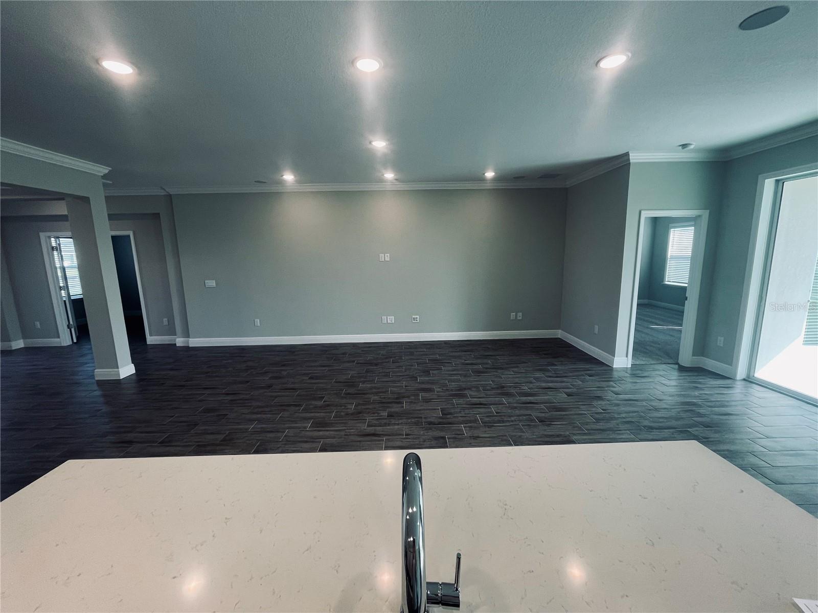 Image 5 of 25 For 10183 White Magnolia Square