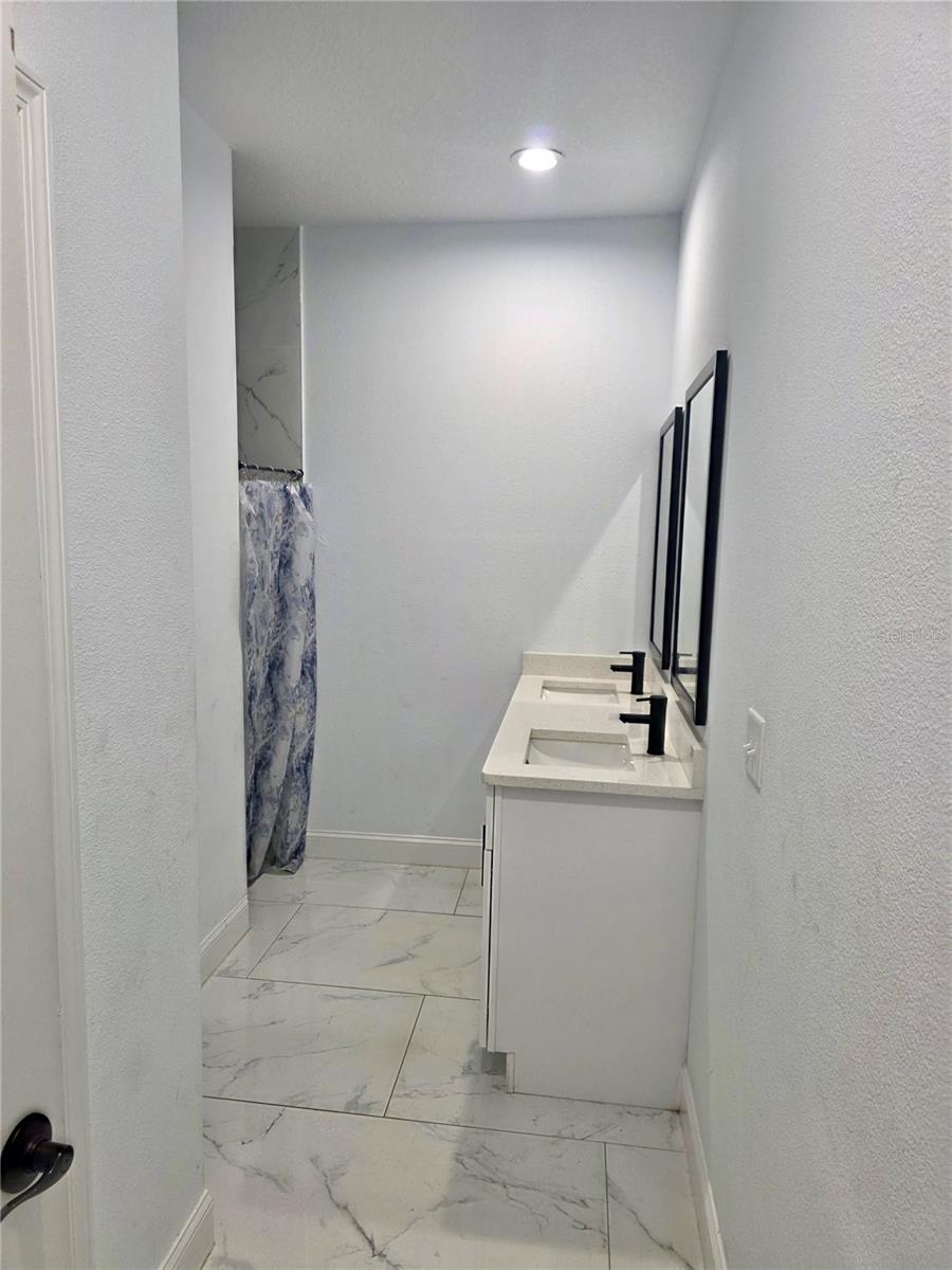 Image 6 of 10 For 1695 Schaub Avenue