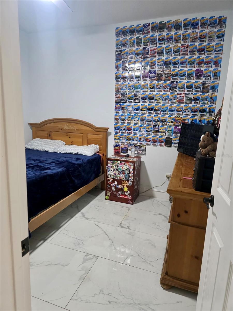 Image 9 of 10 For 1695 Schaub Avenue