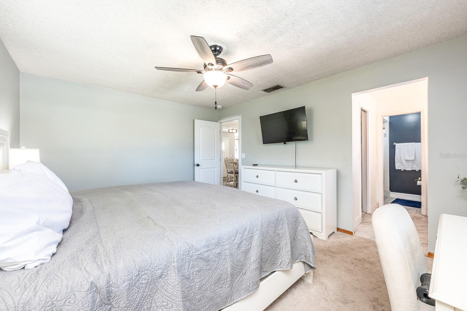 Image 34 of 51 For 3606 Tree Line Way