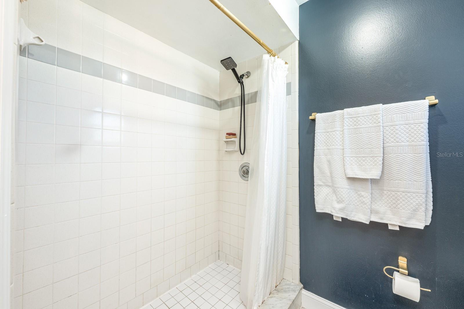 Image 37 of 51 For 3606 Tree Line Way