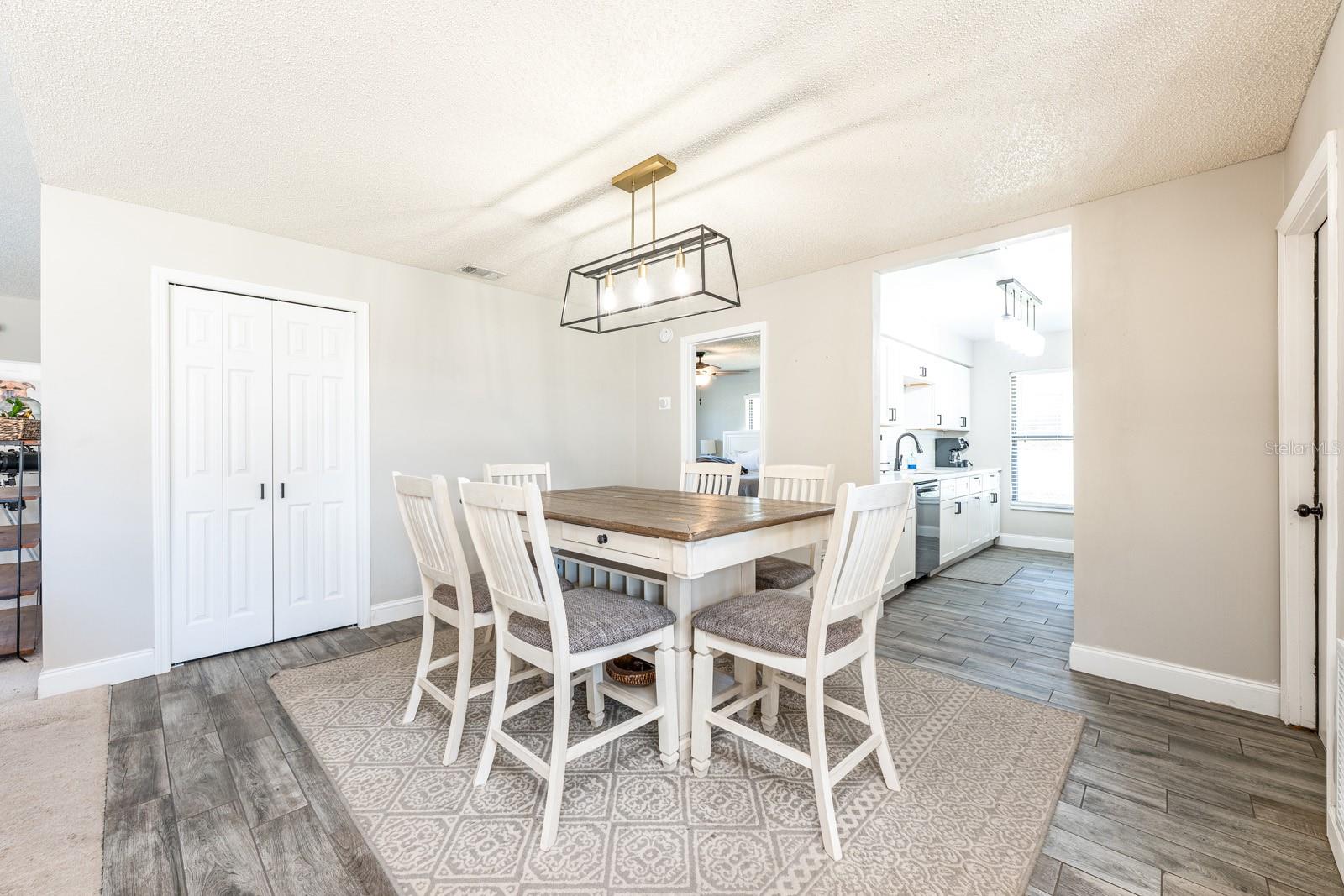 Image 6 of 51 For 3606 Tree Line Way