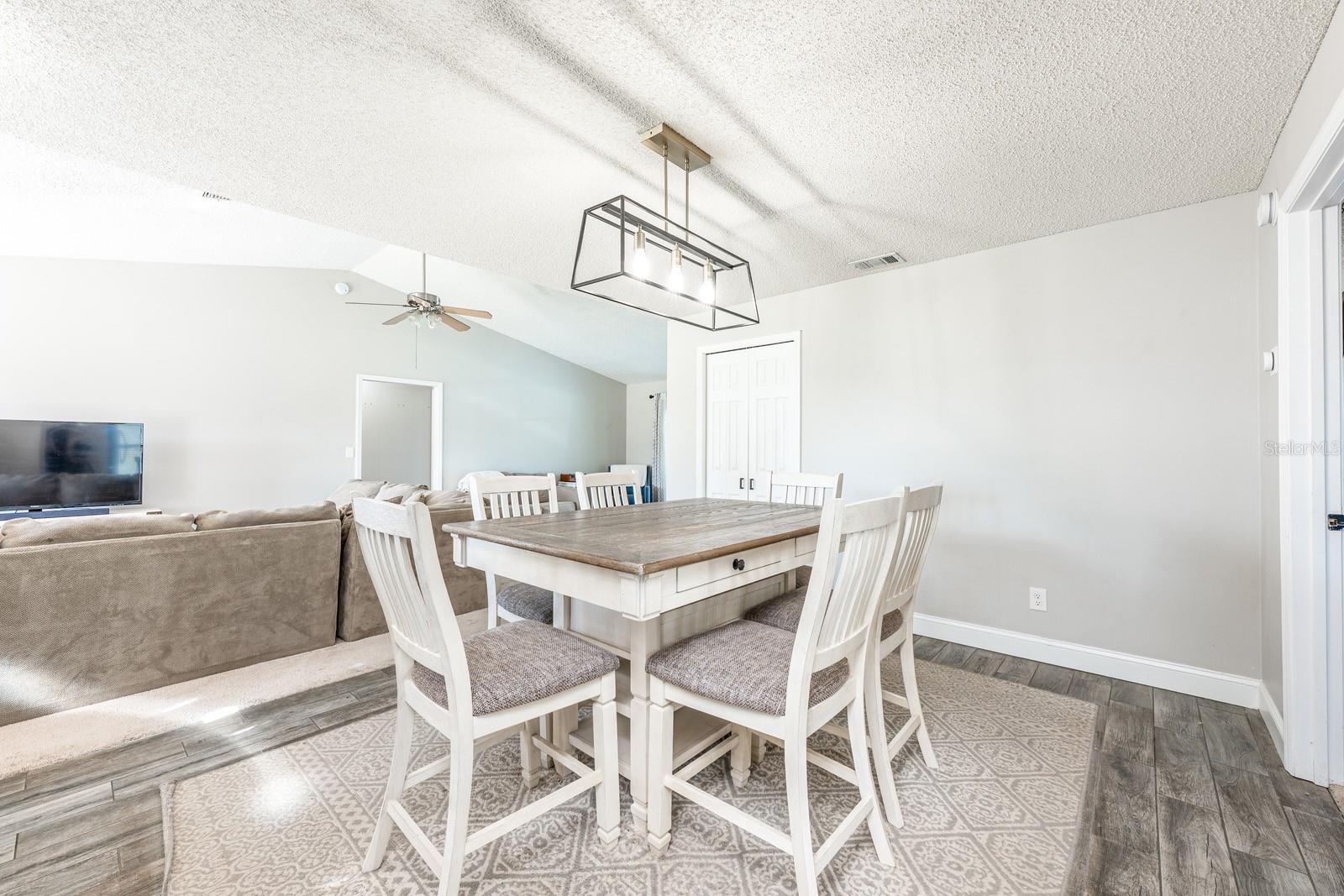 Image 9 of 51 For 3606 Tree Line Way