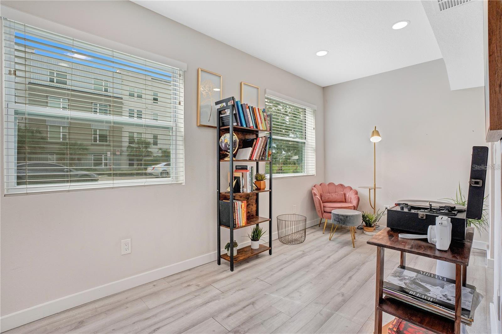 Image 3 of 15 For 1891 Oglesby Avenue