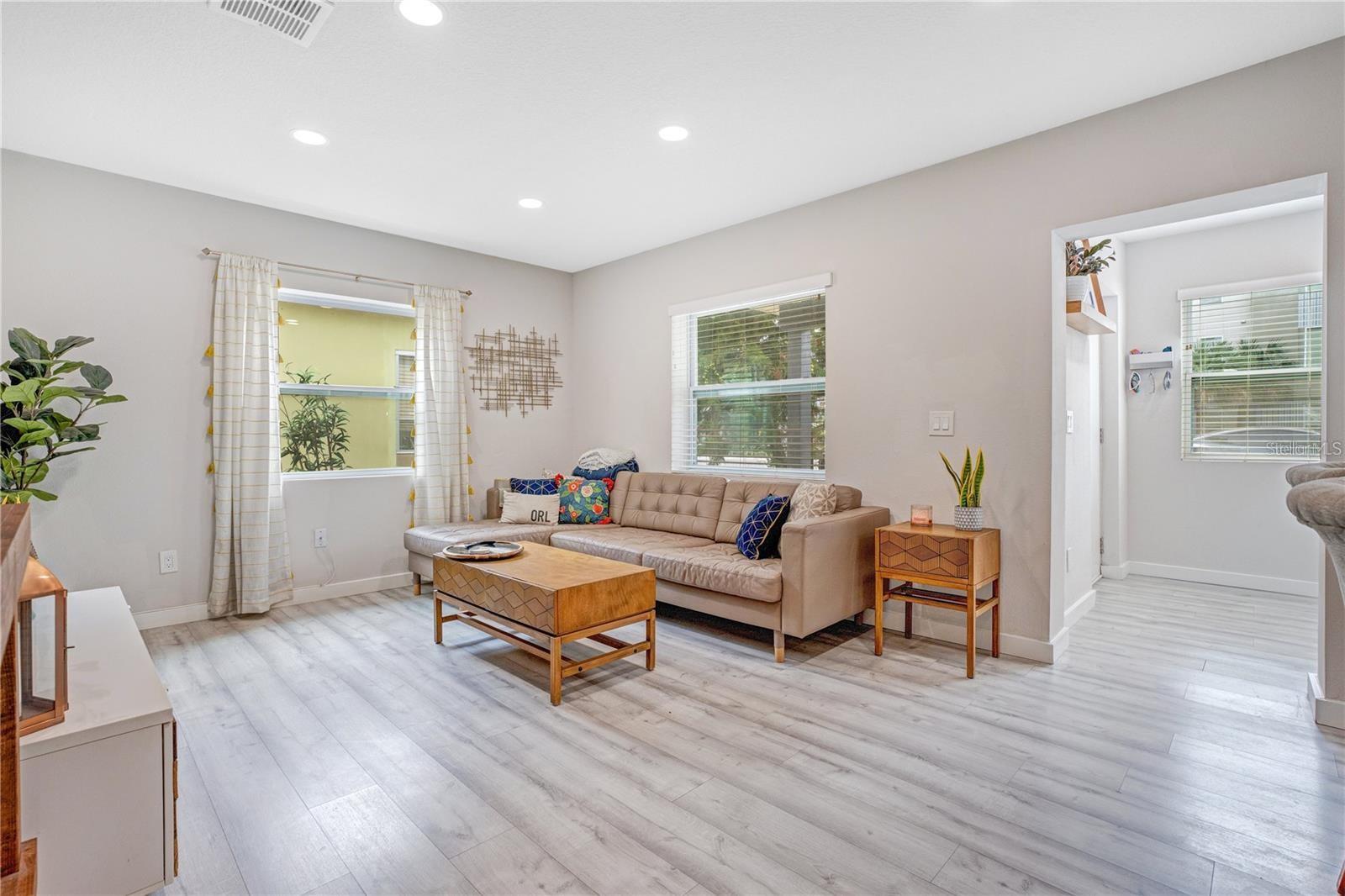 Image 5 of 15 For 1891 Oglesby Avenue