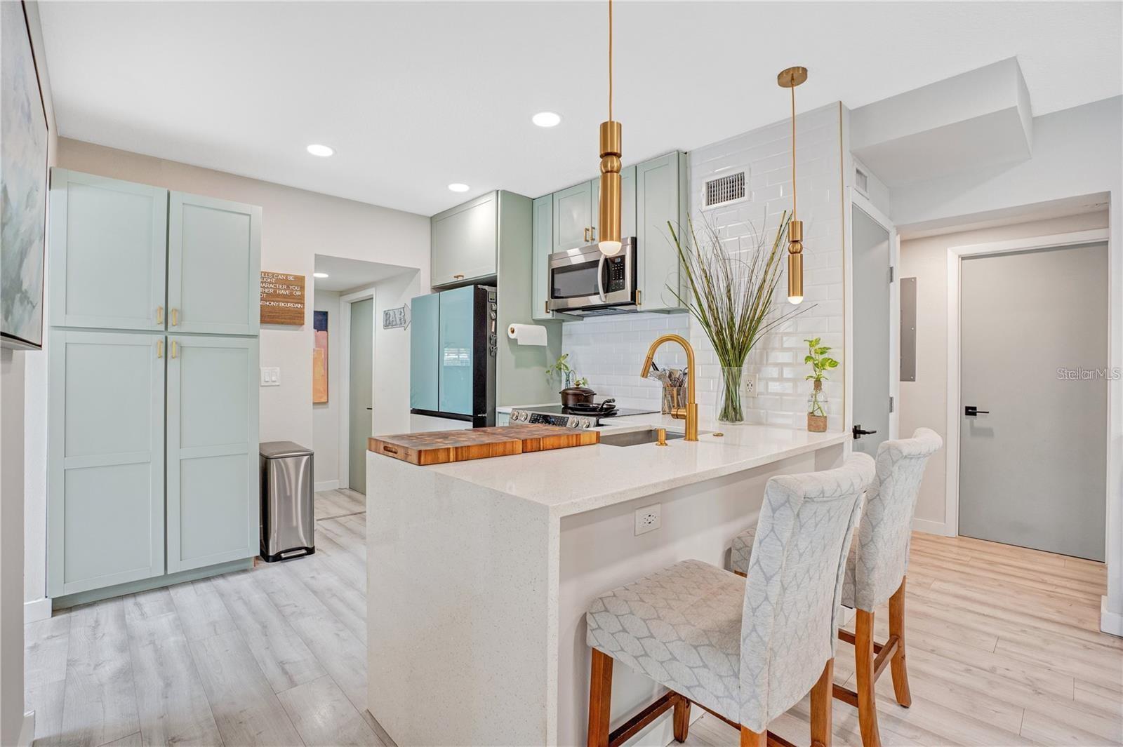 Image 6 of 15 For 1891 Oglesby Avenue