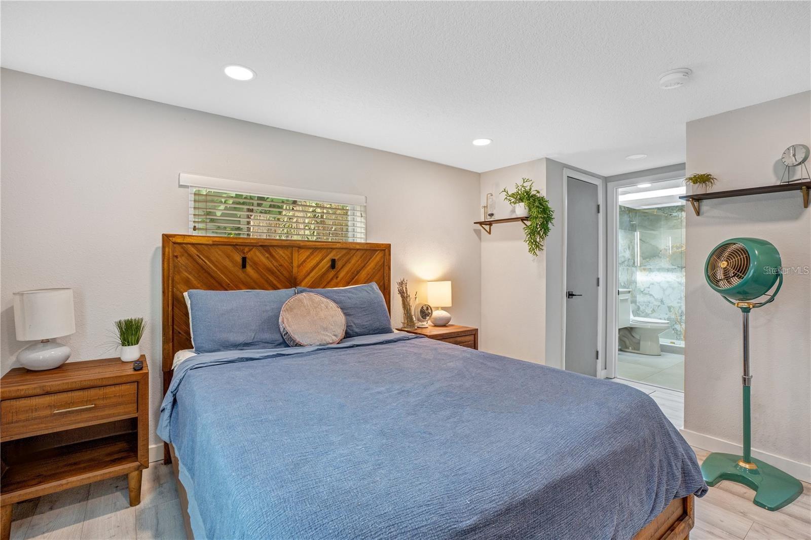 Image 9 of 15 For 1891 Oglesby Avenue