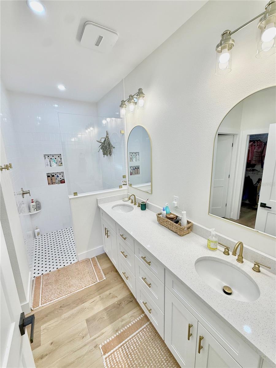 Image 11 of 18 For 5347 Antoinette Street