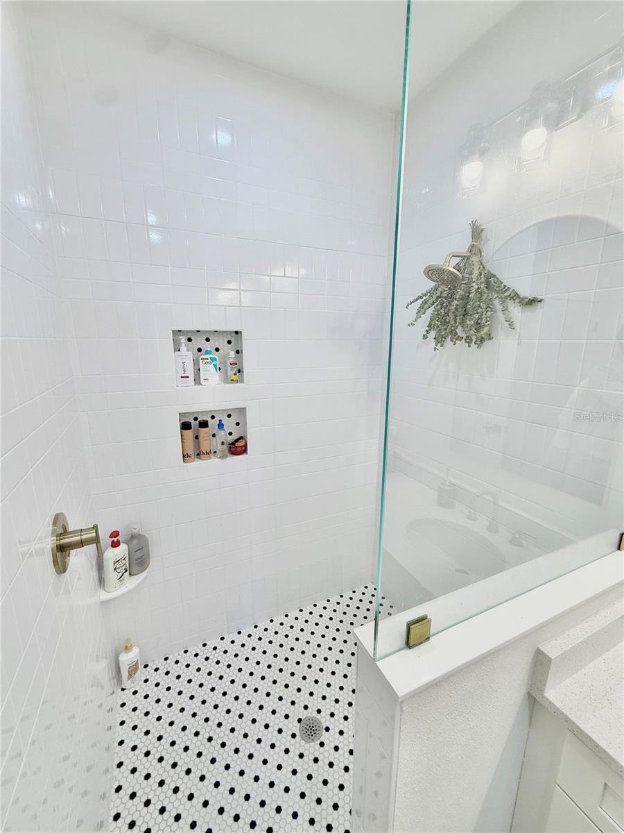 Image 12 of 18 For 5347 Antoinette Street