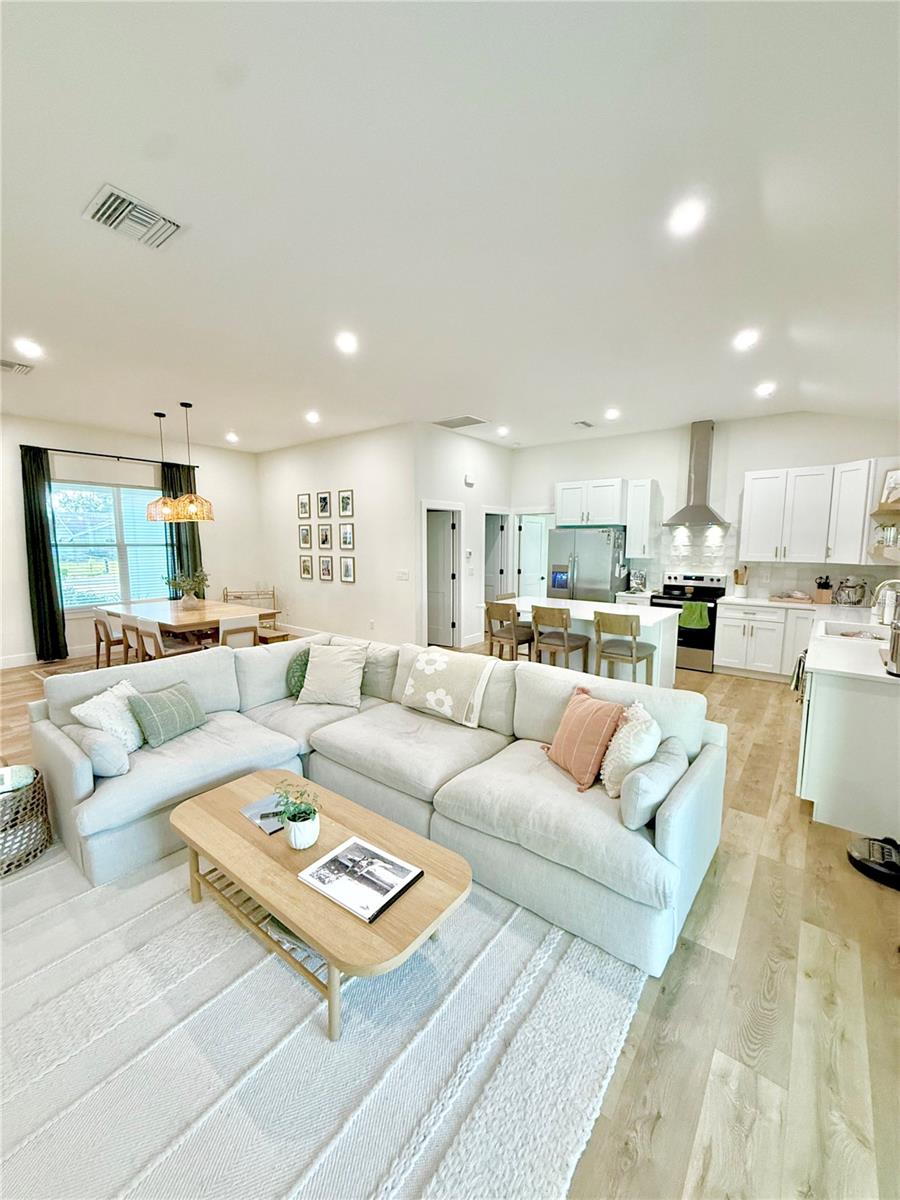 Image 4 of 18 For 5347 Antoinette Street