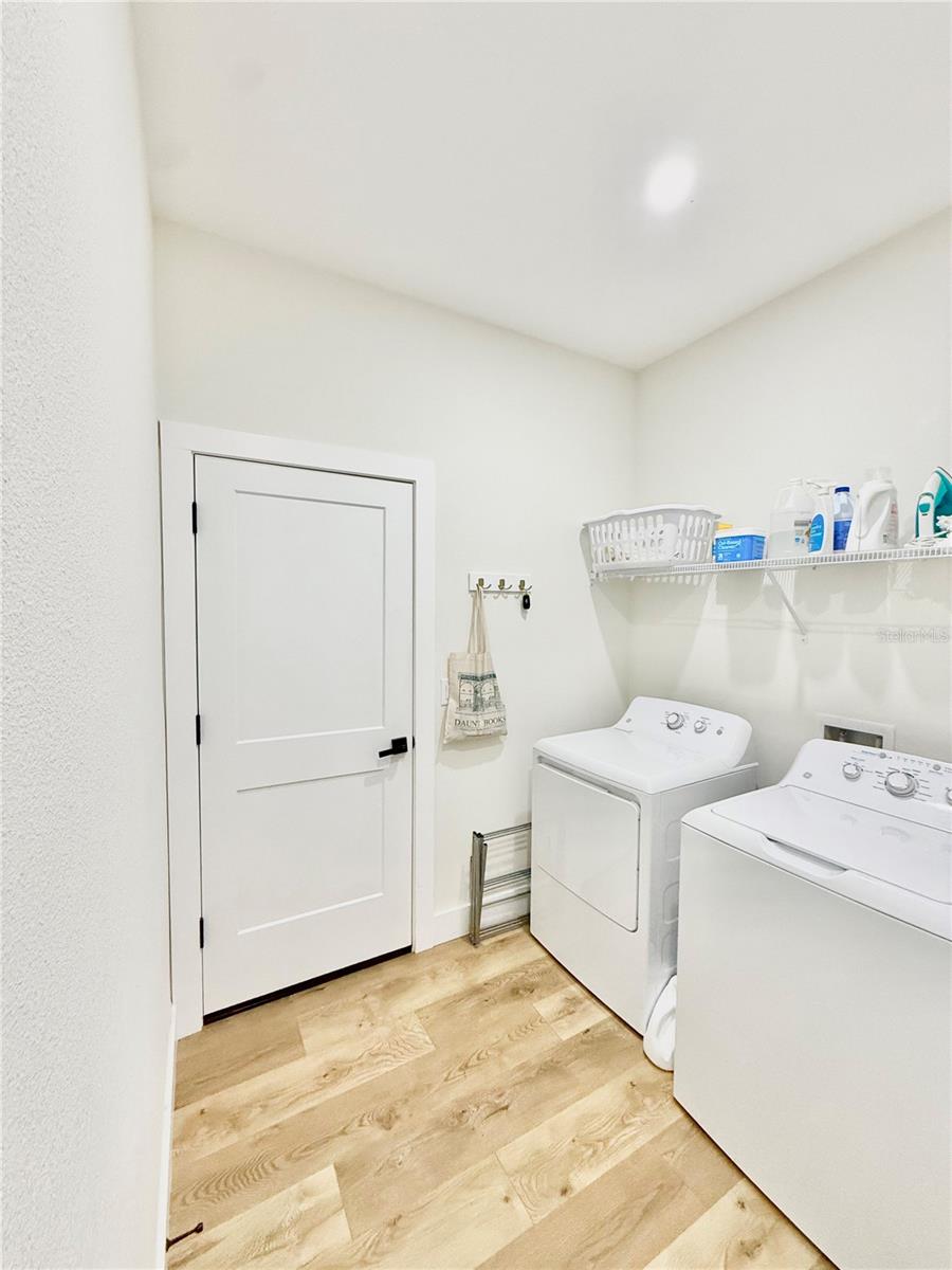 Image 9 of 18 For 5347 Antoinette Street