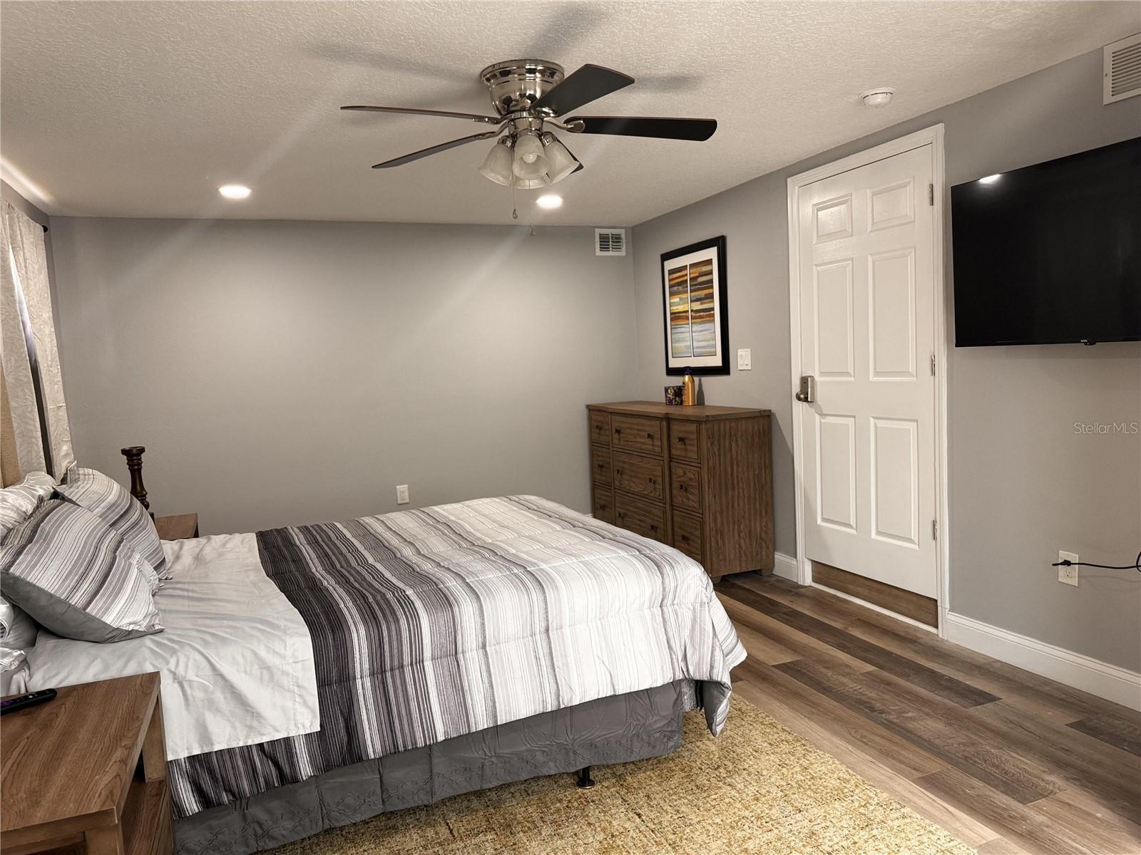 Image 10 of 26 For 100 Coleman Circle