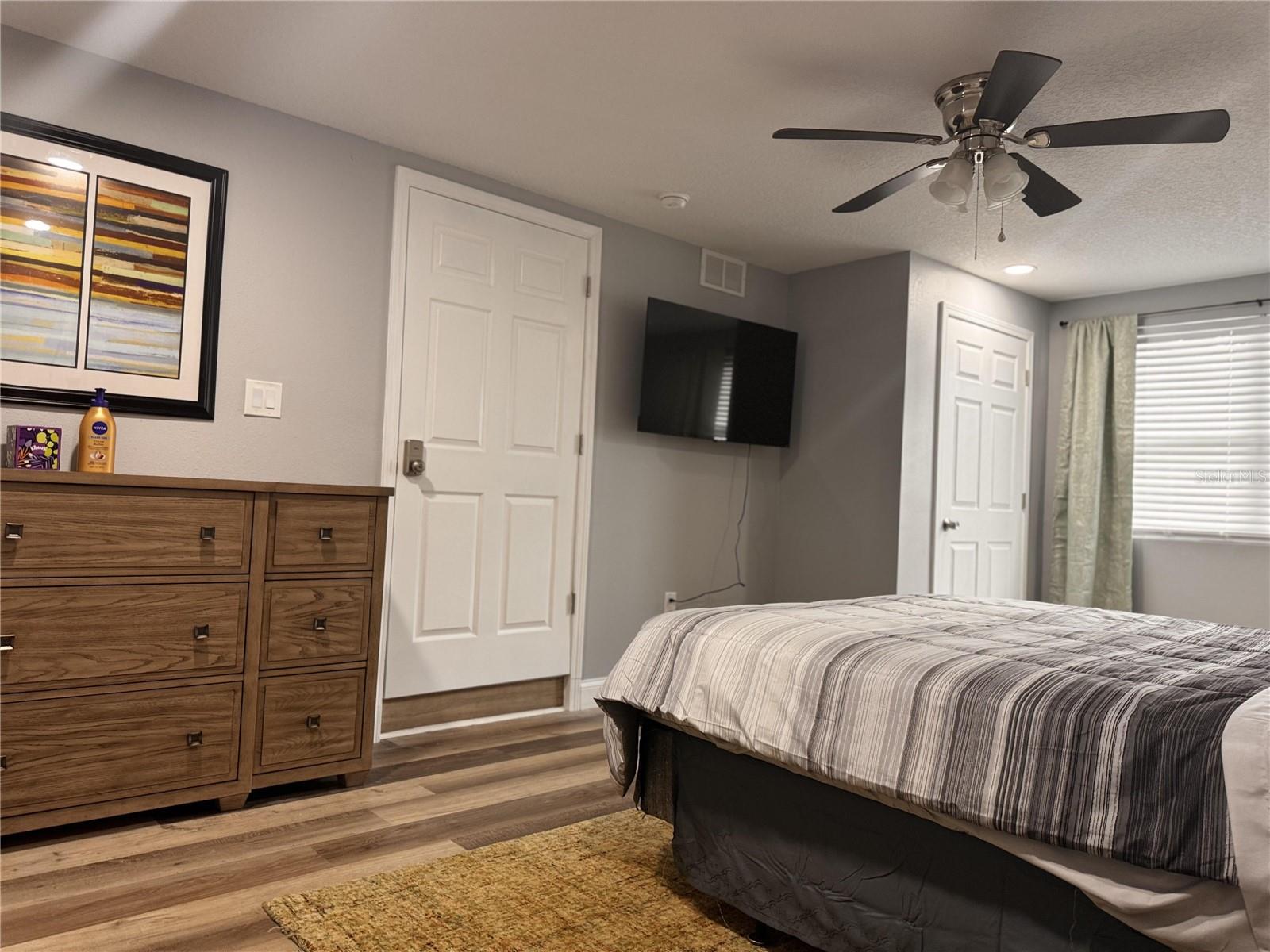 Image 9 of 26 For 100 Coleman Circle