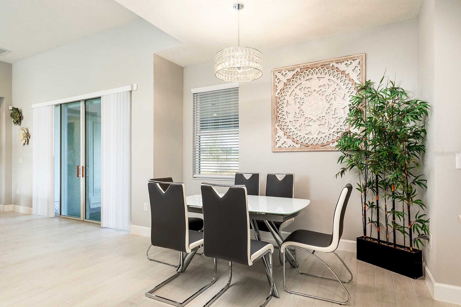 Image 10 of 40 For 3271 Roseville Drive