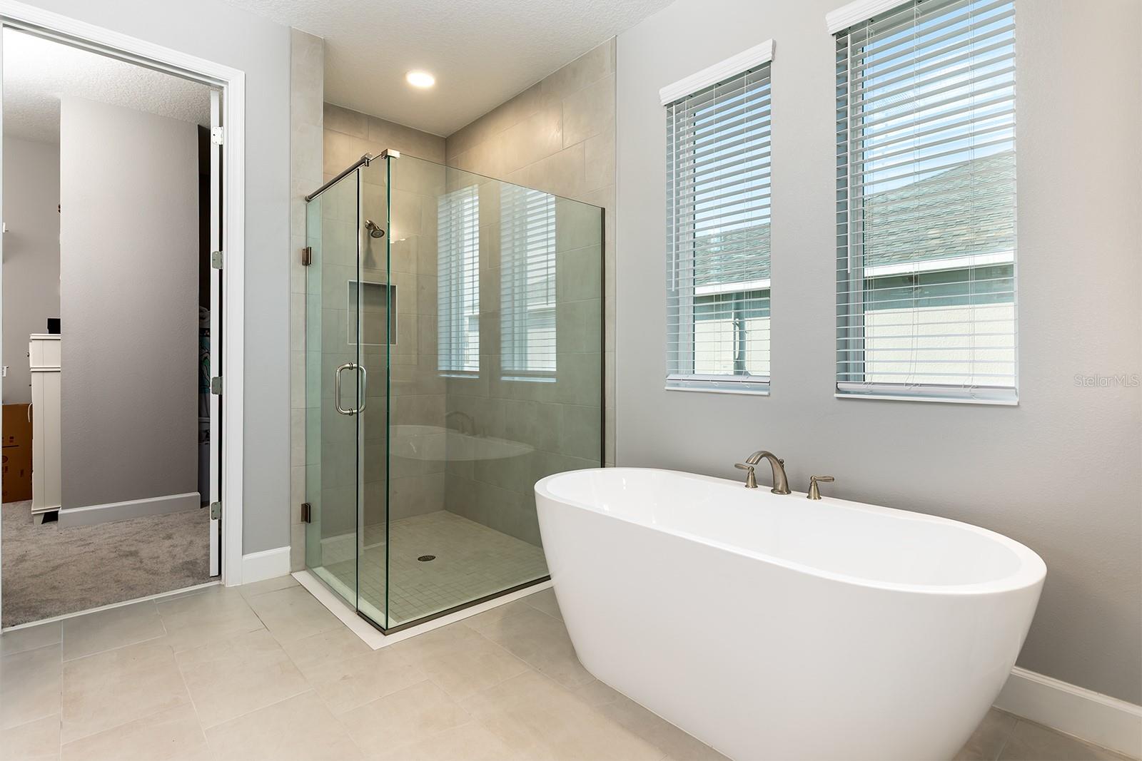 Image 23 of 40 For 3271 Roseville Drive