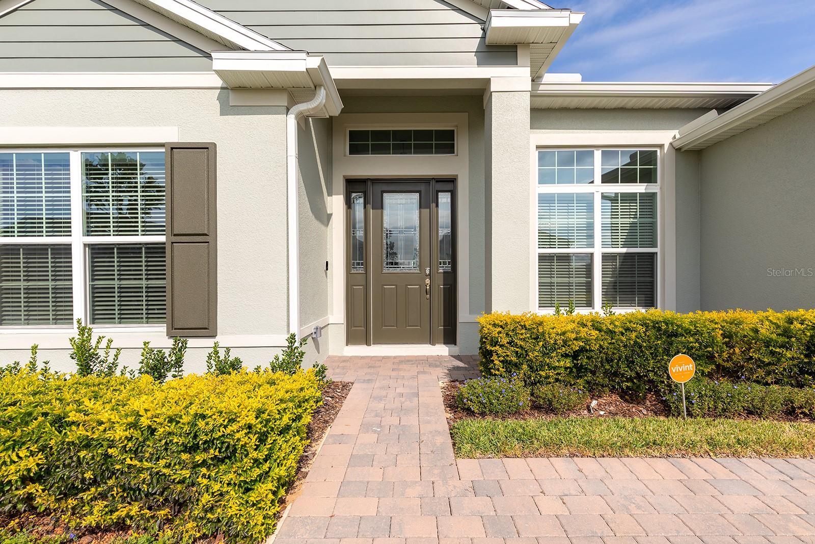 Image 4 of 40 For 3271 Roseville Drive