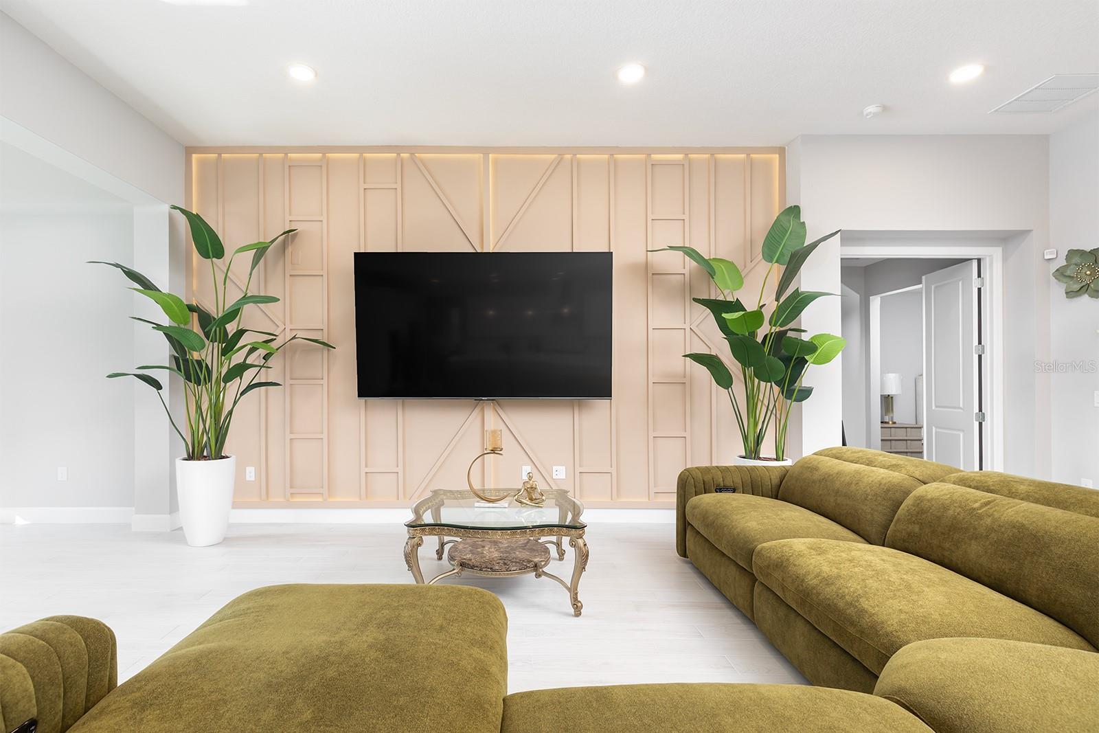 Image 7 of 40 For 3271 Roseville Drive