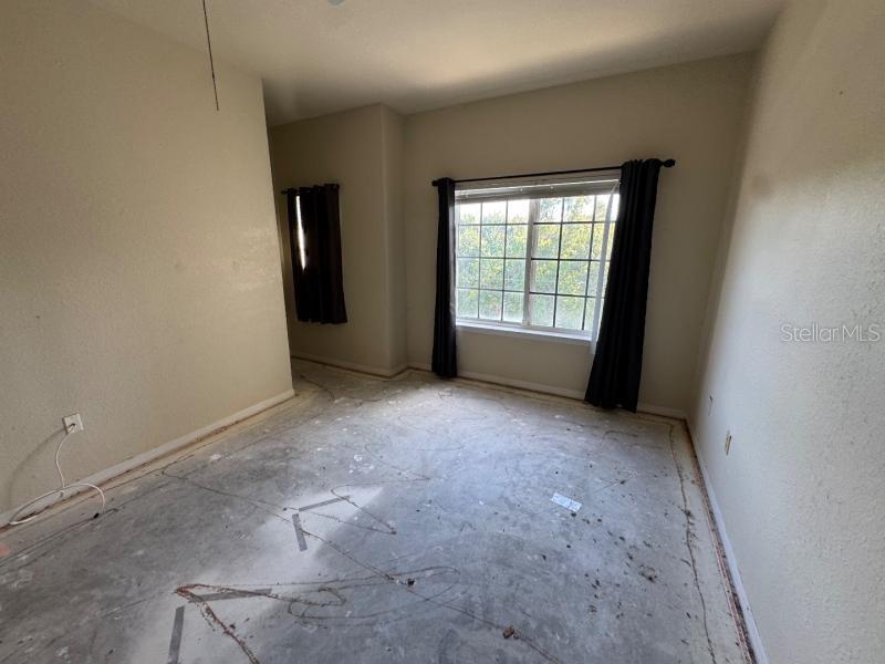 Image 4 of 9 For 9729 Meadow Field Circle