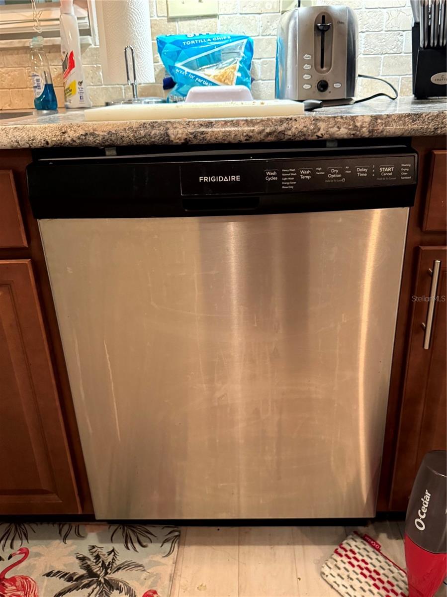 Image 33 of 49 For 813 Saint Andrews Boulevard