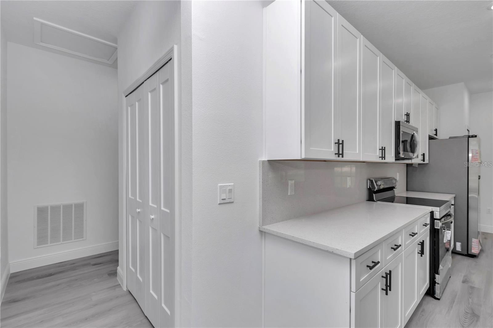 Listing photo id 20 for 9311 Sherman Drive