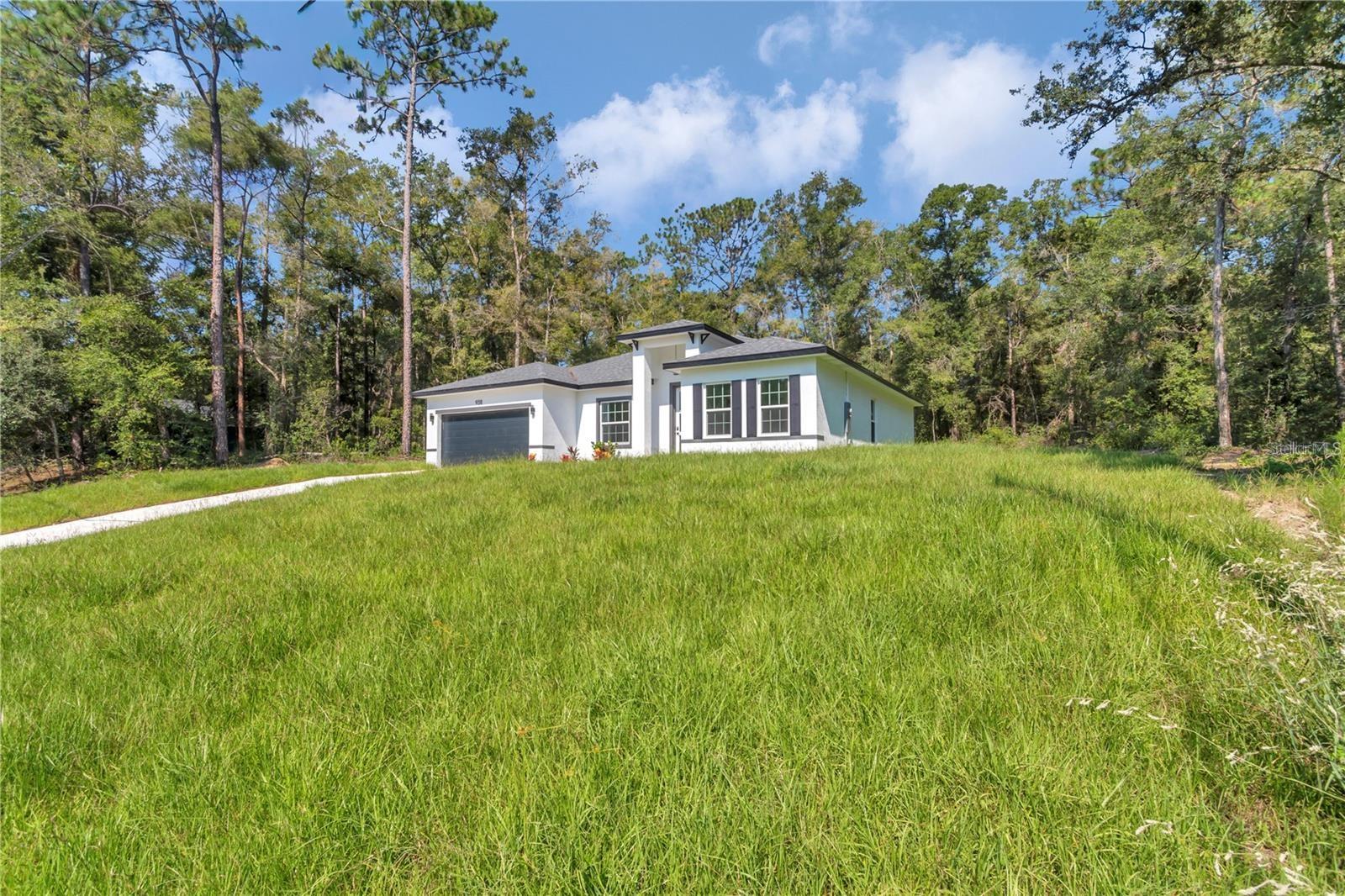 Listing photo id 5 for 9311 Sherman Drive