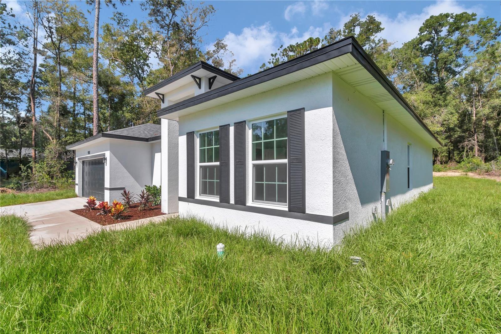 Listing photo id 6 for 9311 Sherman Drive