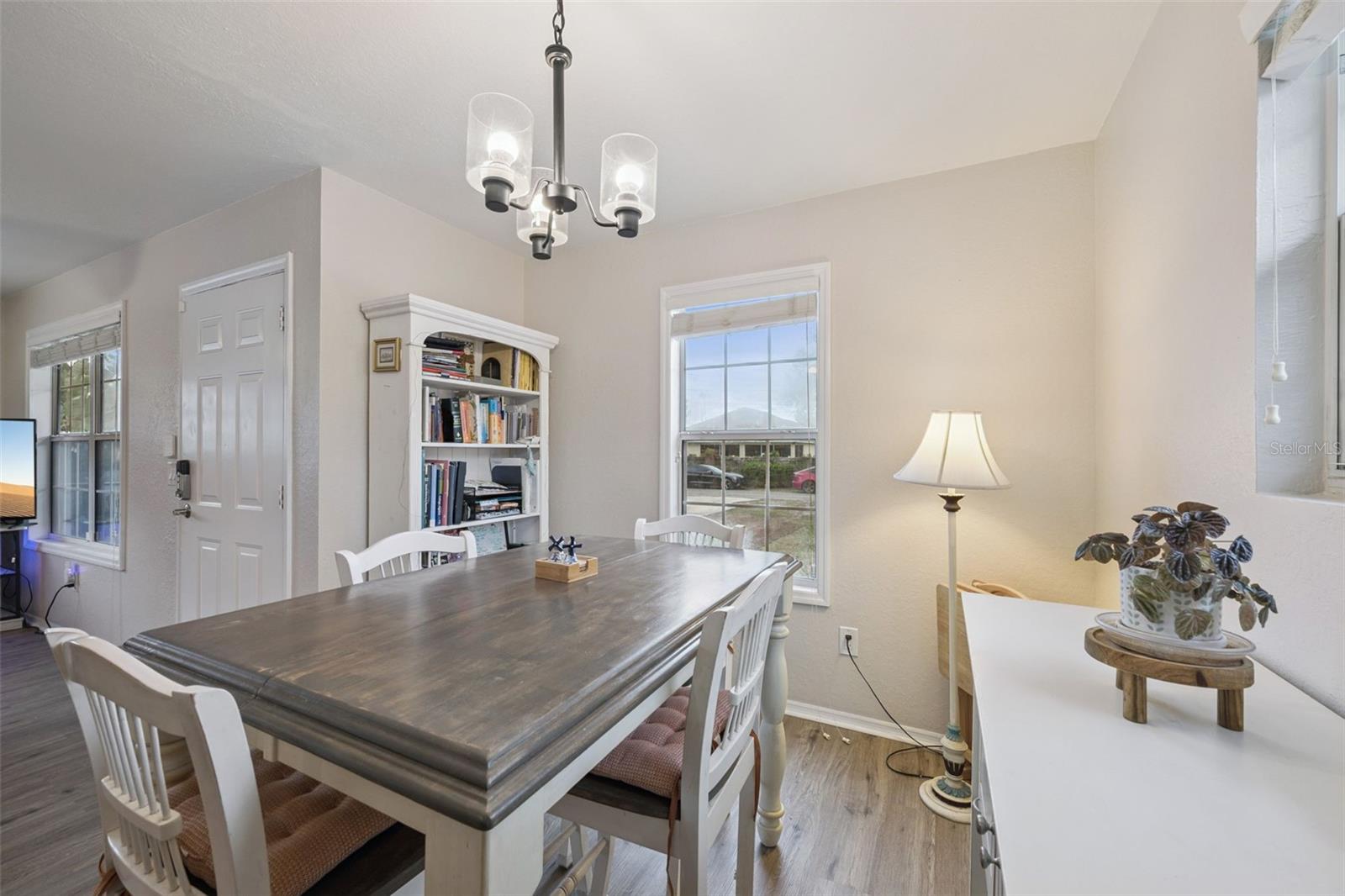 Image 10 of 28 For 320 N. New Hampshire