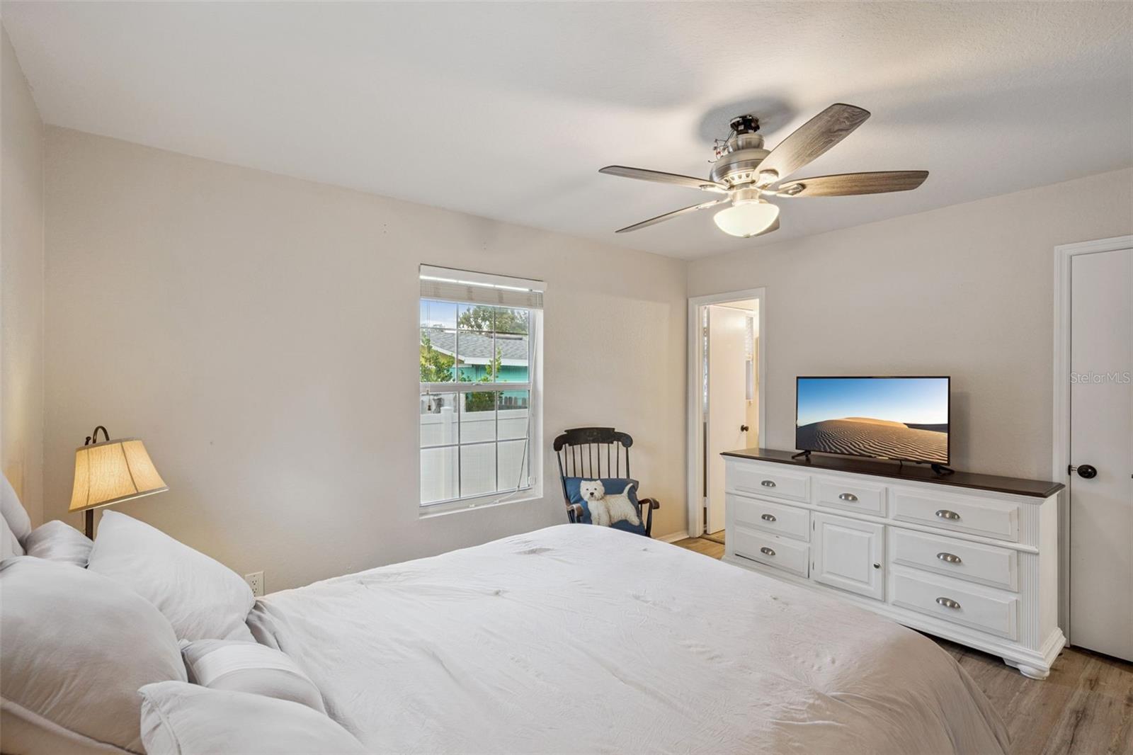 Image 18 of 28 For 320 N. New Hampshire