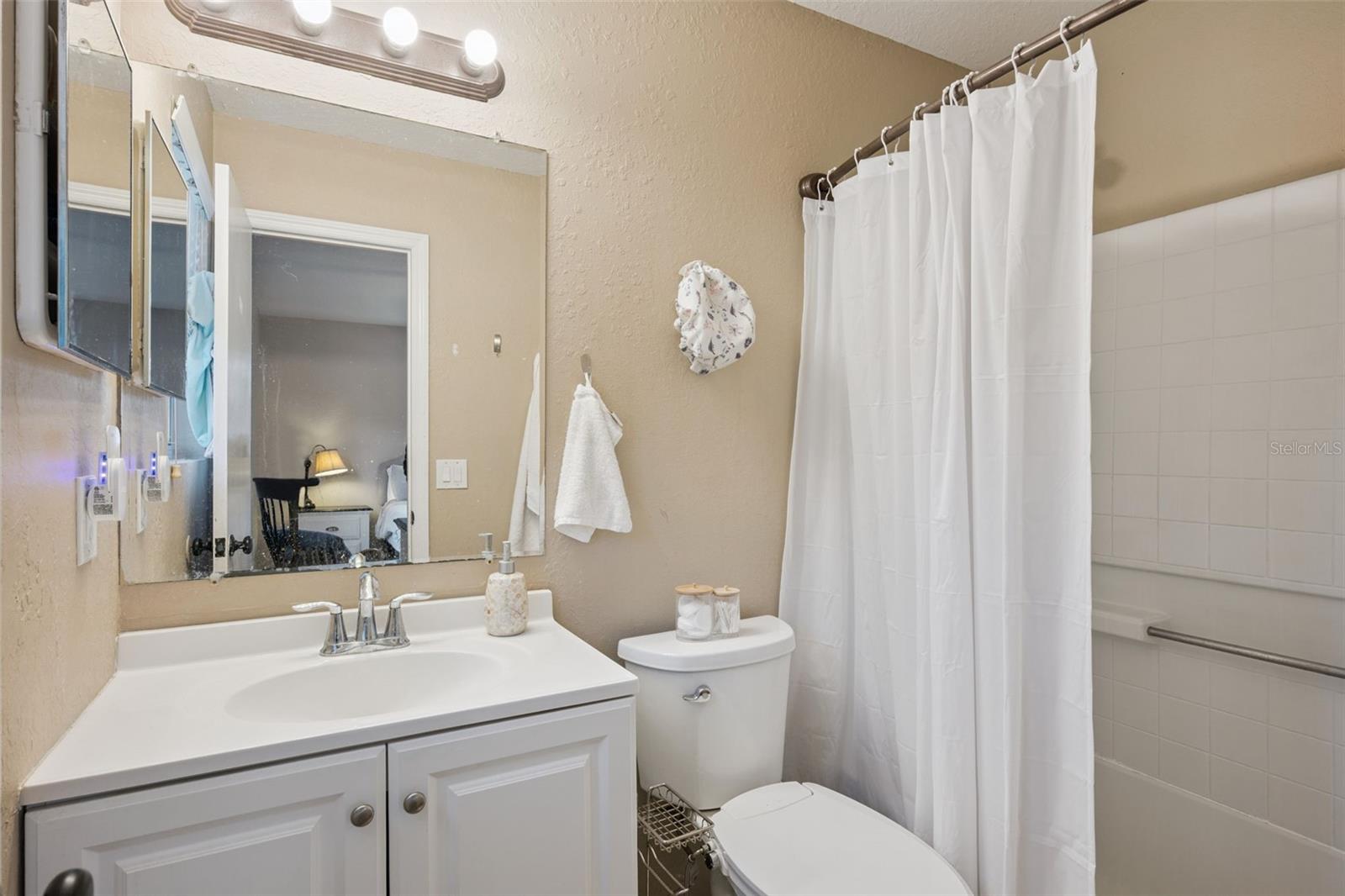 Image 19 of 28 For 320 N. New Hampshire