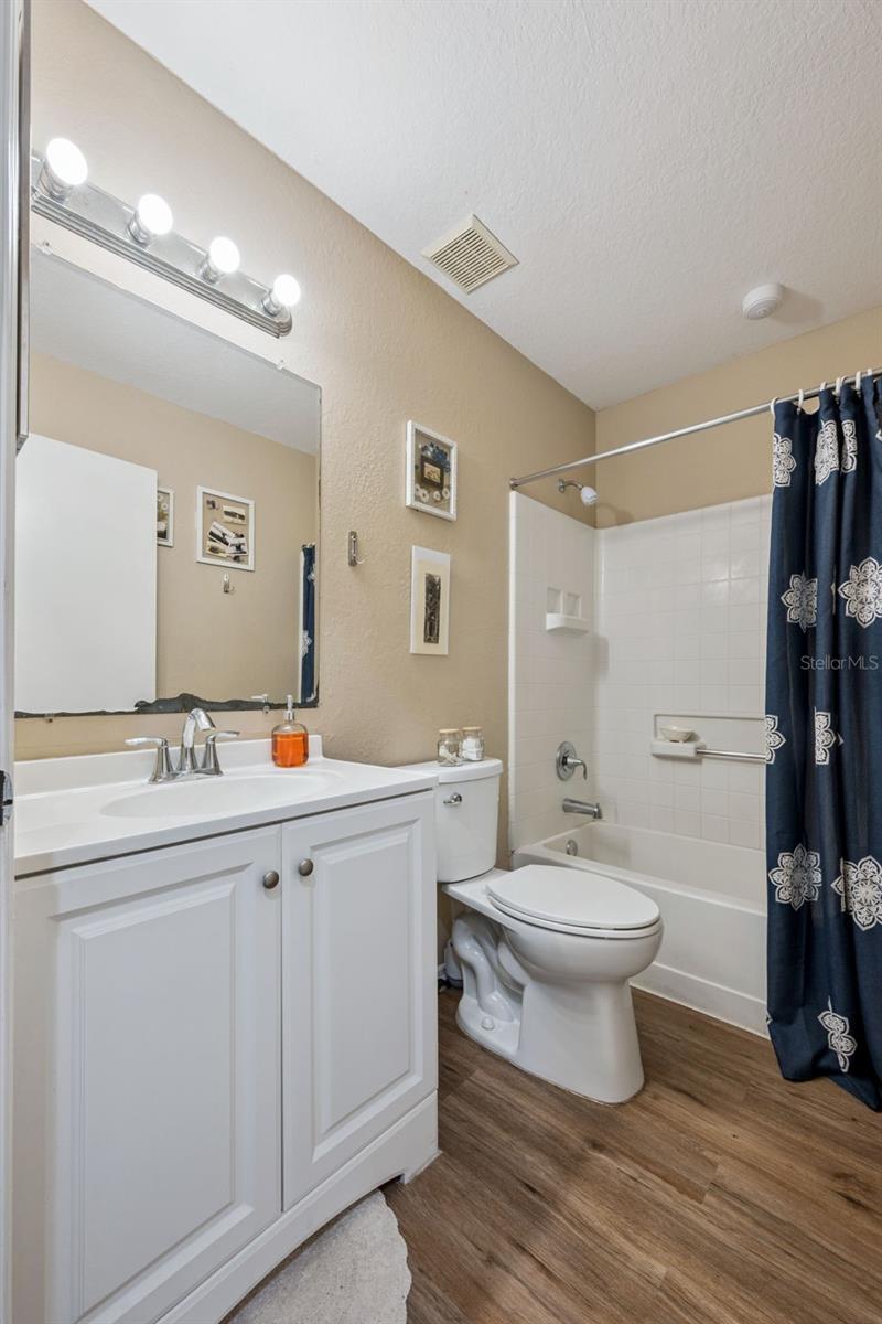 Image 22 of 28 For 320 N. New Hampshire