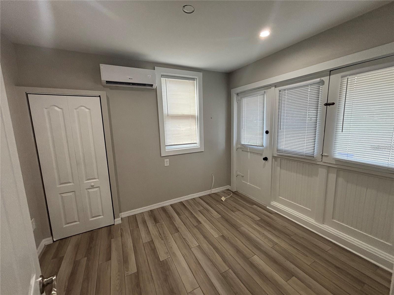 Image 6 of 16 For 107 W 6th Street  A