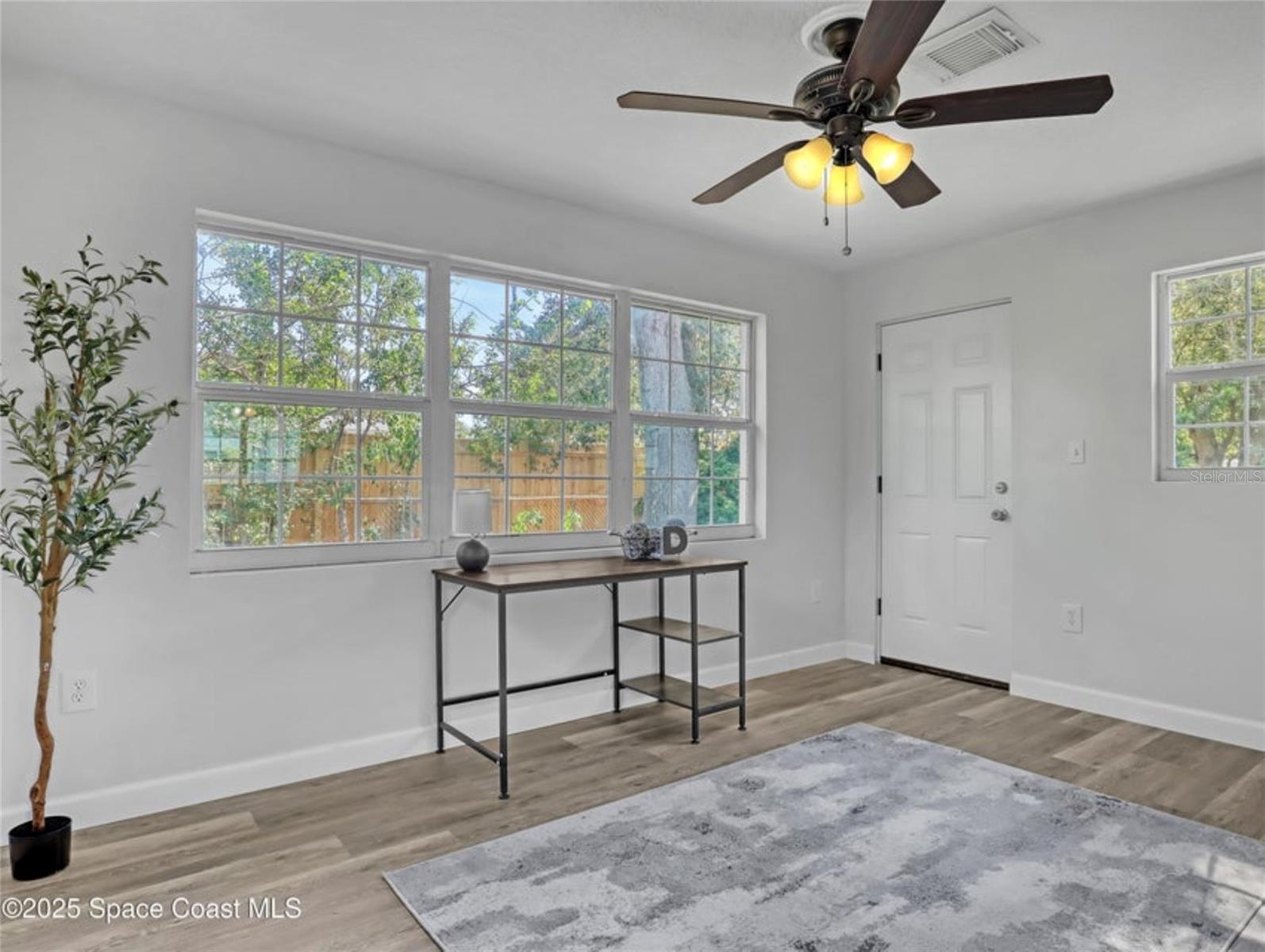 Image 13 of 32 For 4995 Sharlene Drive