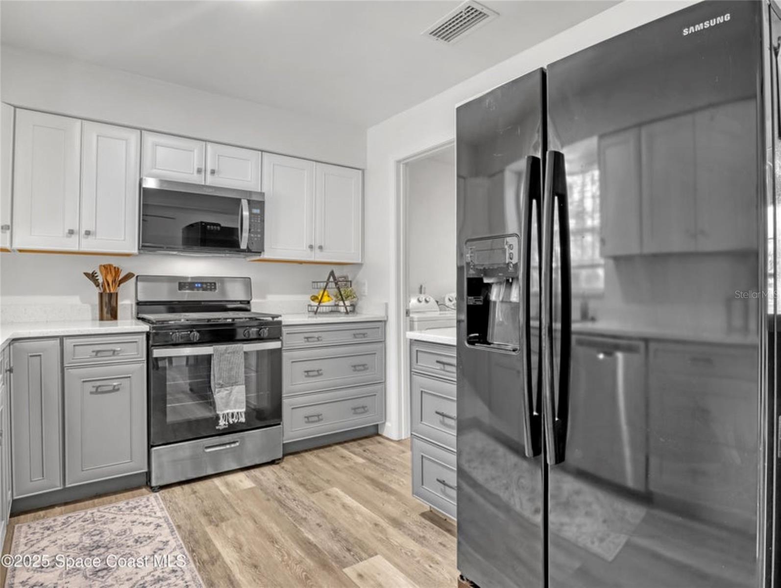 Image 15 of 32 For 4995 Sharlene Drive