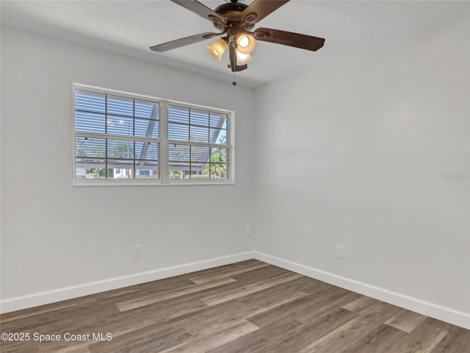 Image 27 of 32 For 4995 Sharlene Drive