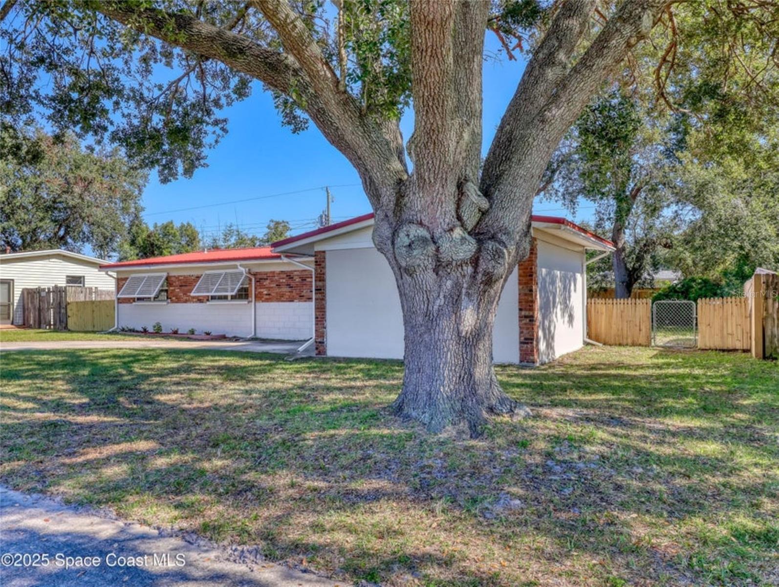 Image 3 of 32 For 4995 Sharlene Drive