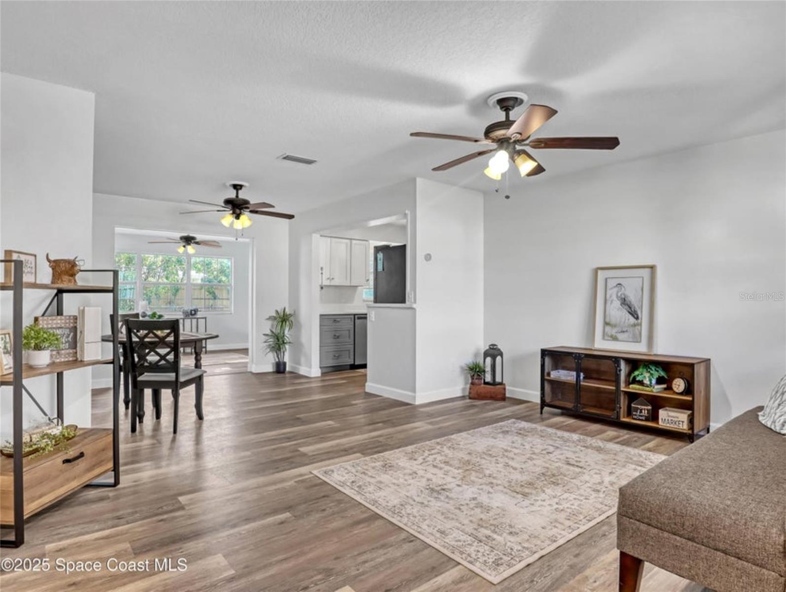 Image 7 of 32 For 4995 Sharlene Drive