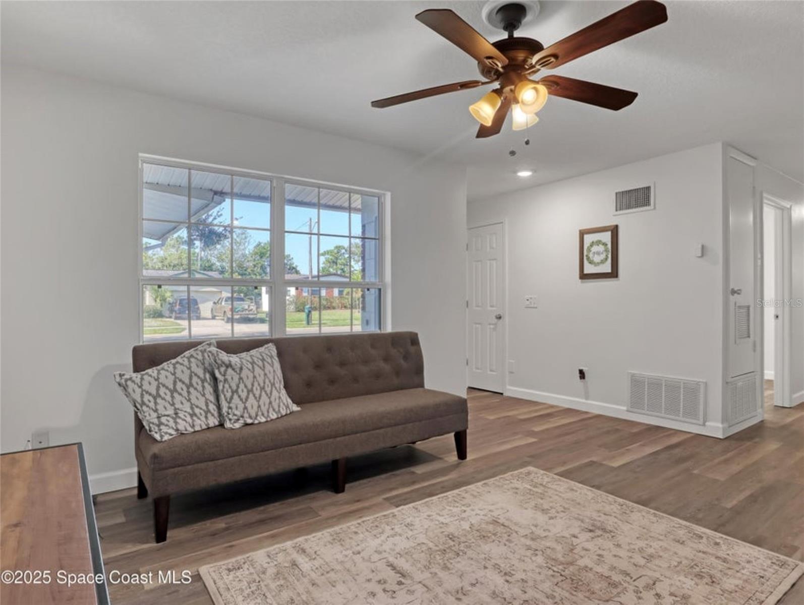 Image 9 of 32 For 4995 Sharlene Drive