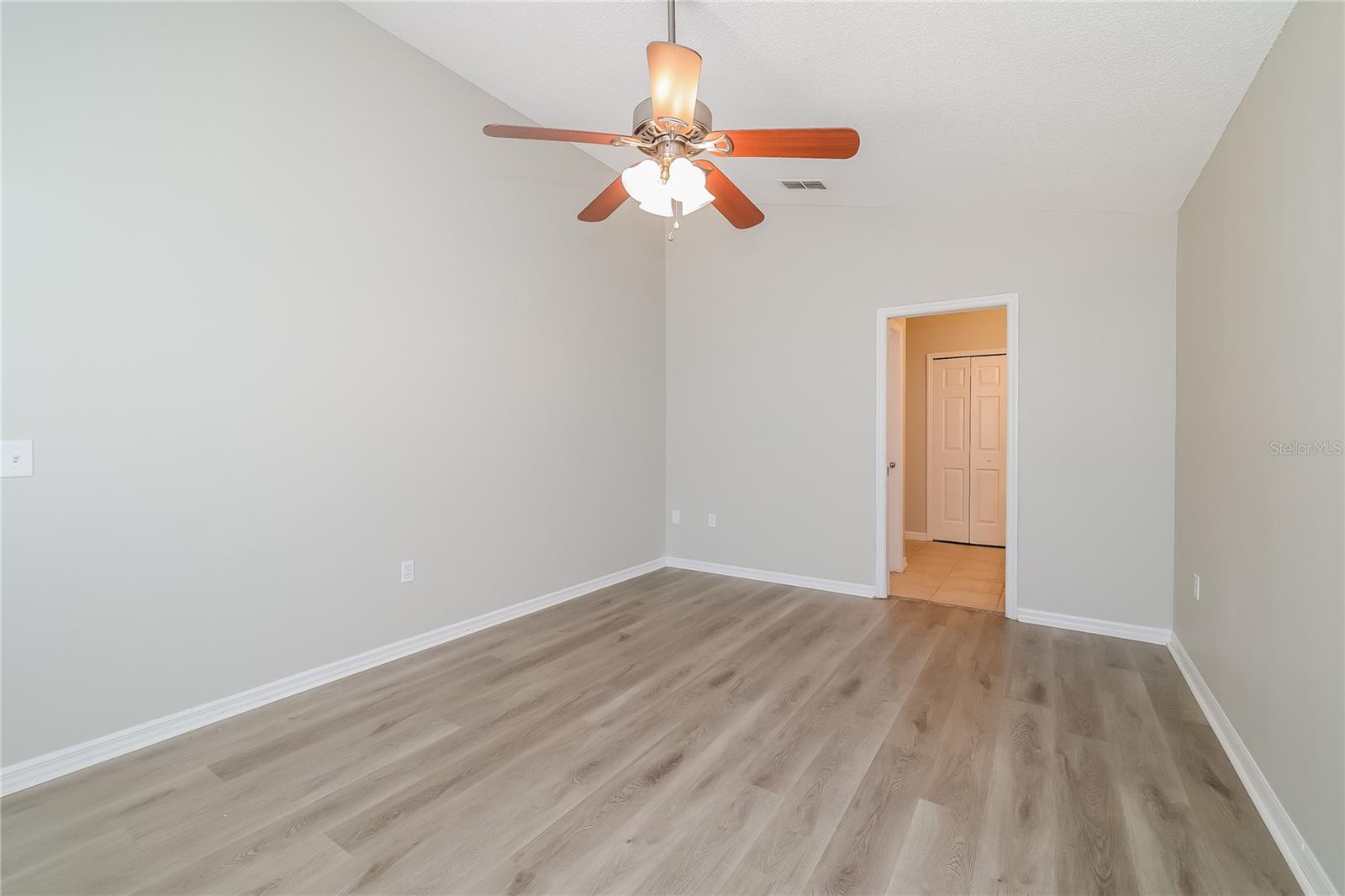 Image 7 of 16 For 417 Peppermill Circle