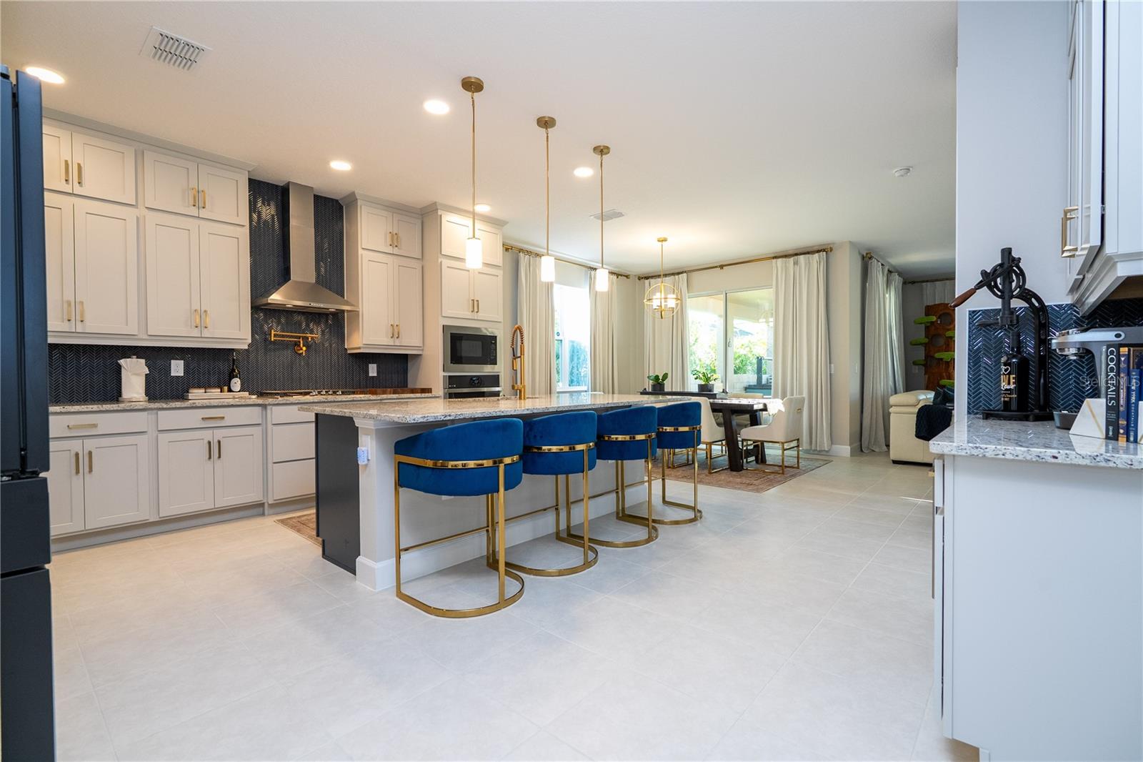 Image 13 of 93 For 702 Pointe Emerson Boulevard