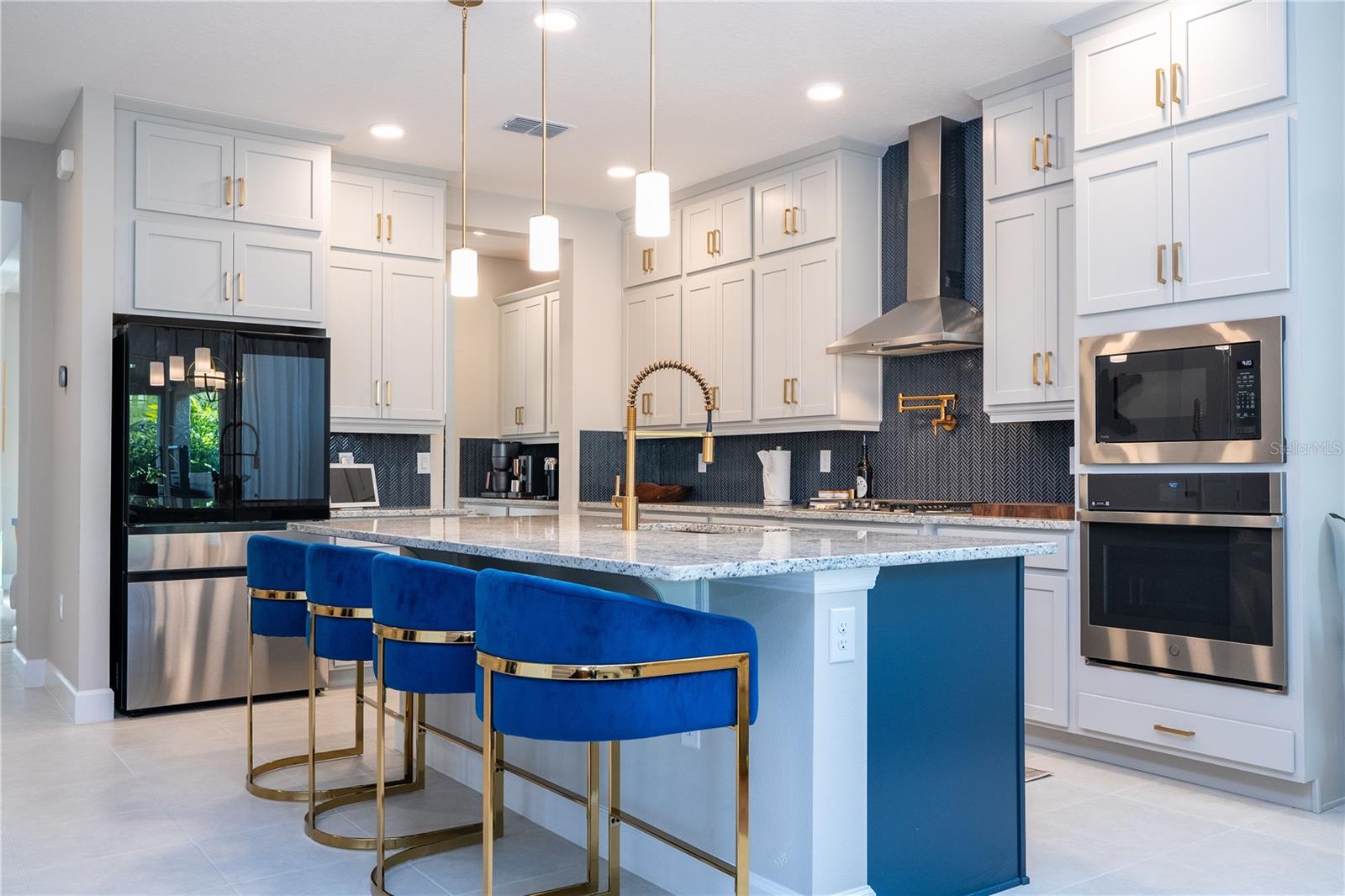 Image 15 of 93 For 702 Pointe Emerson Boulevard