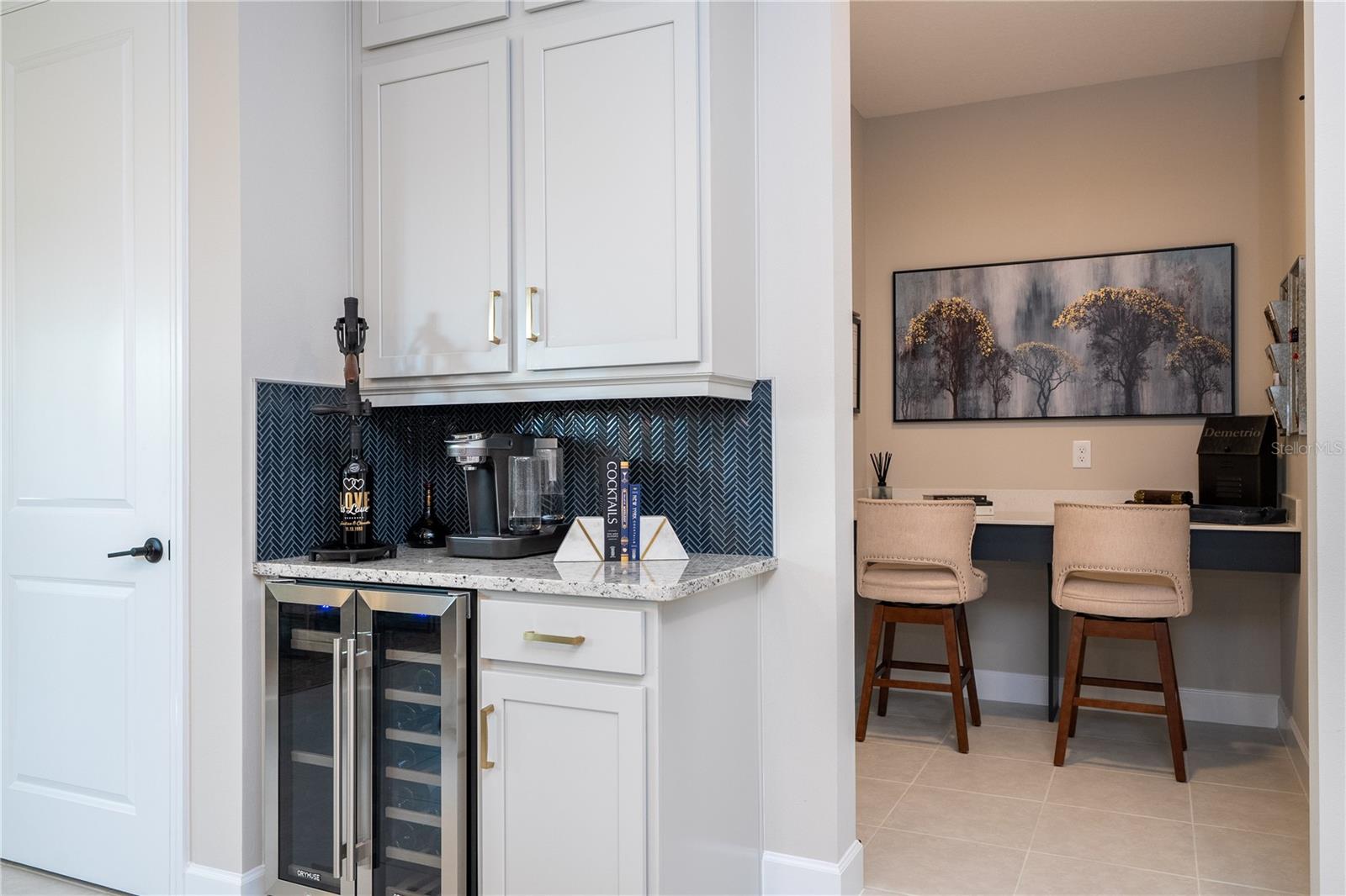 Image 18 of 93 For 702 Pointe Emerson Boulevard