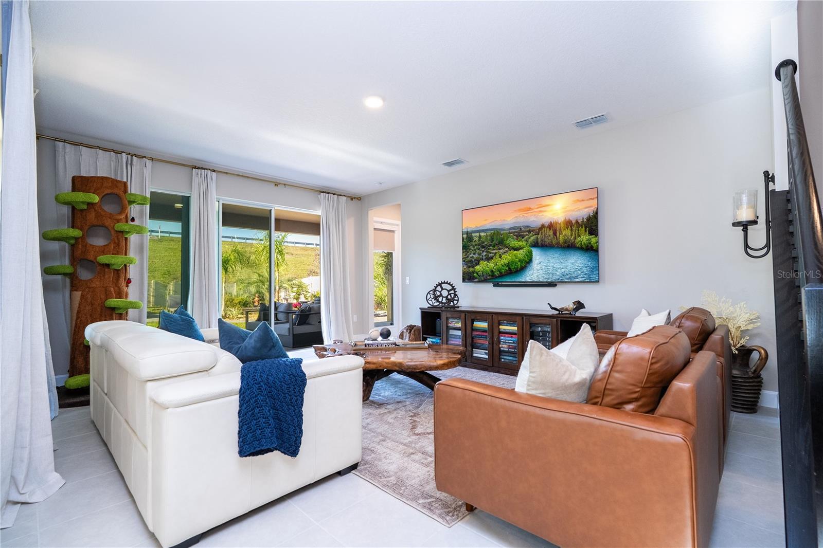 Image 24 of 93 For 702 Pointe Emerson Boulevard