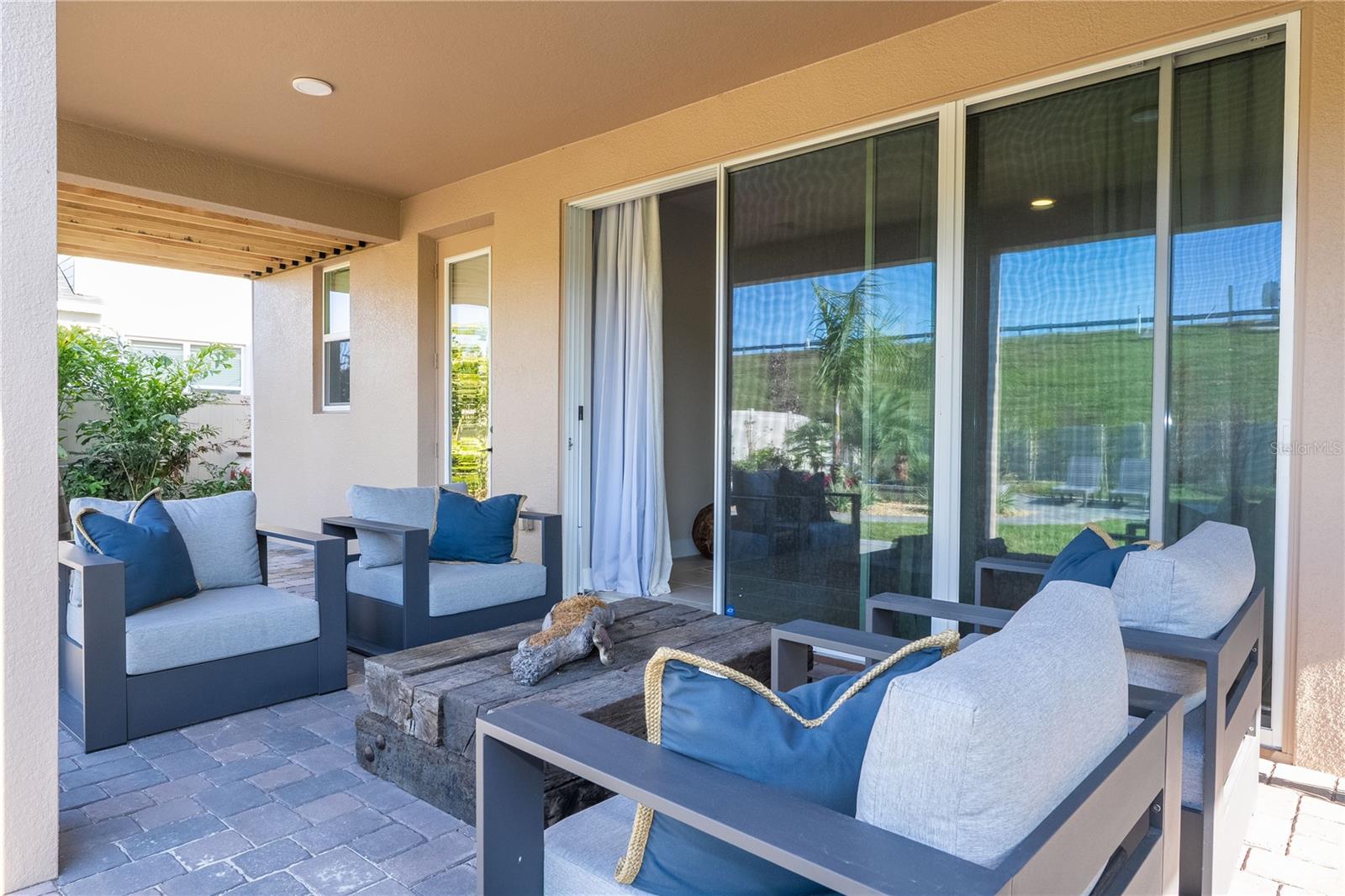 Image 27 of 93 For 702 Pointe Emerson Boulevard