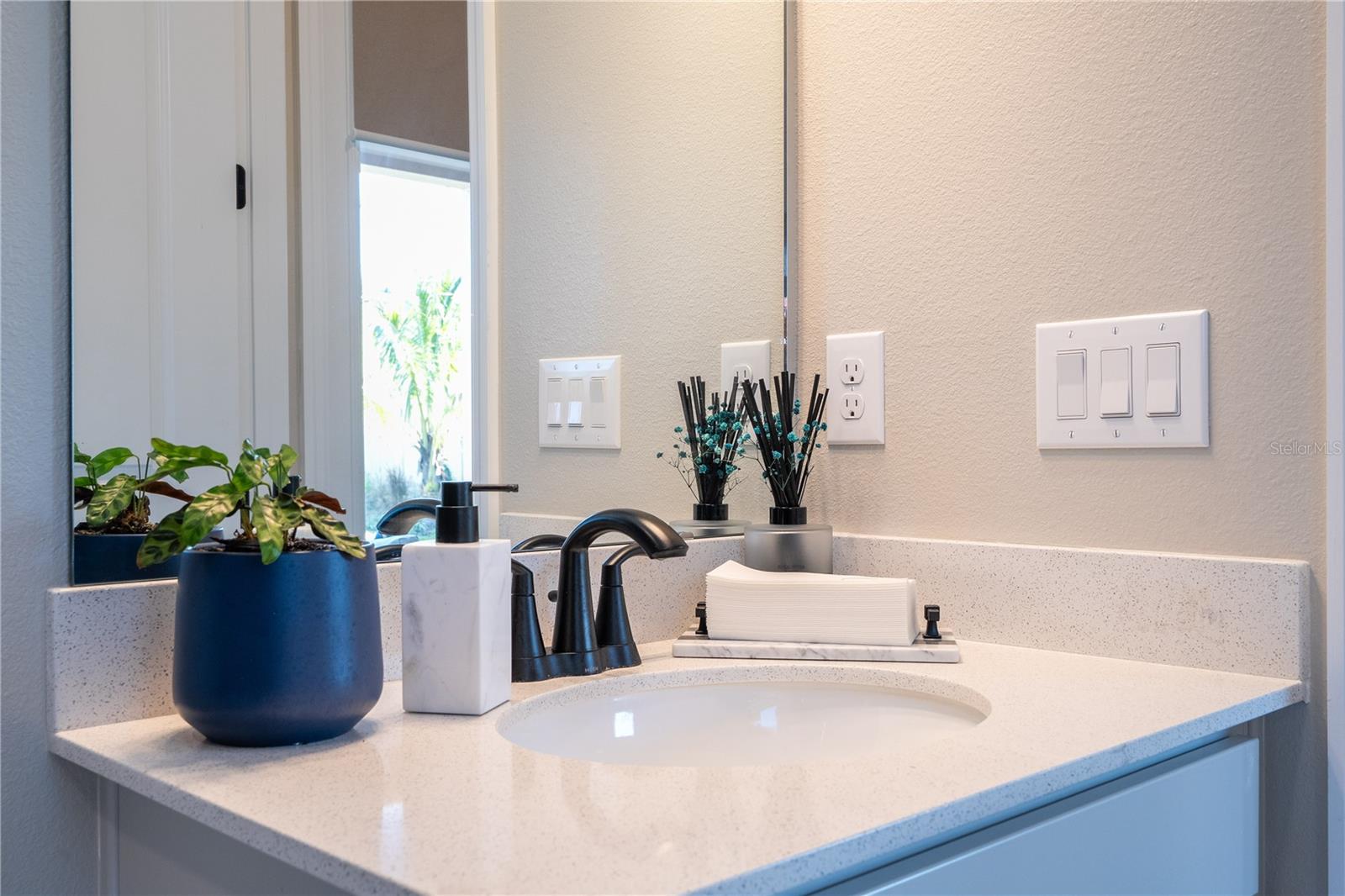 Image 30 of 93 For 702 Pointe Emerson Boulevard