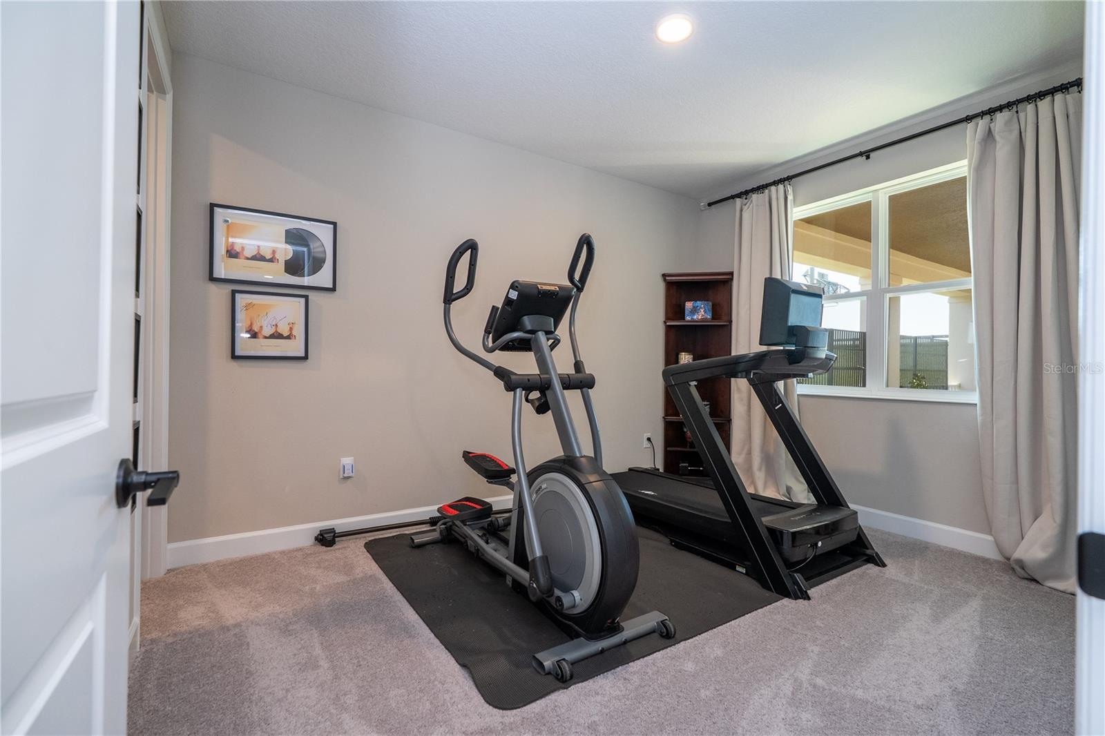 Image 44 of 93 For 702 Pointe Emerson Boulevard